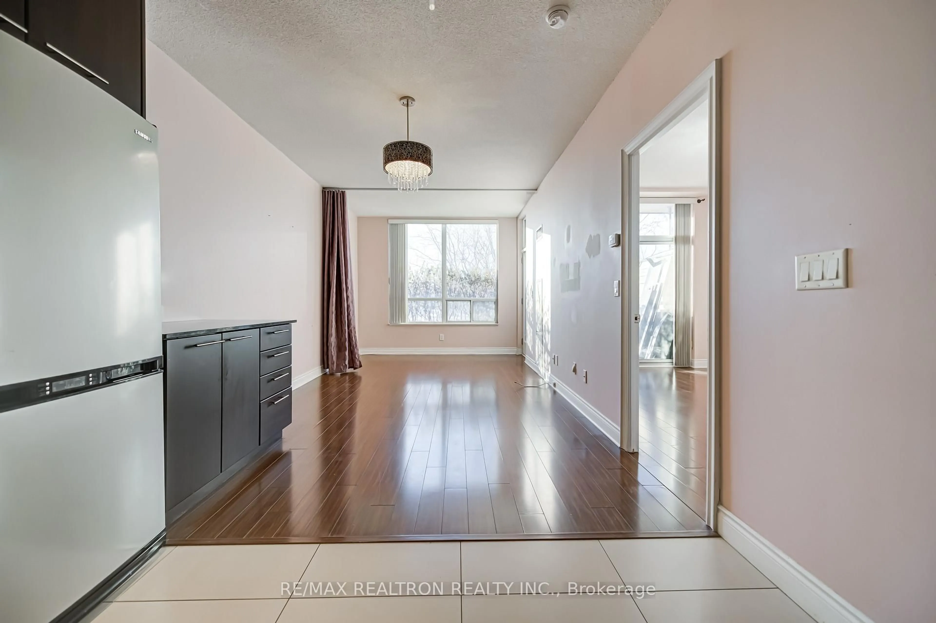 Unknown for 37 Galleria Pkwy #109, Markham Ontario L3T 0A5