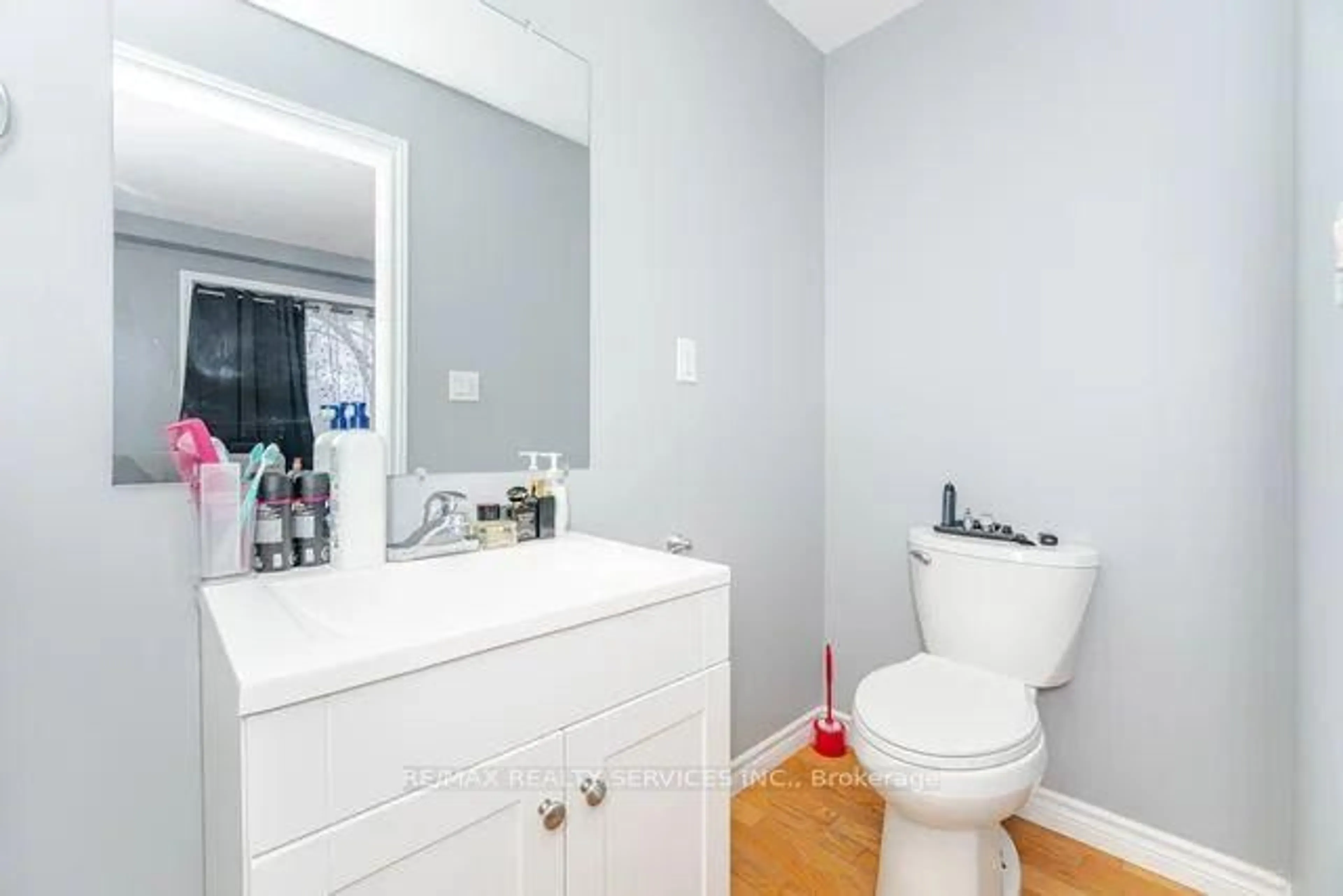 Standard bathroom, unknown for 102 Queen St, New Tecumseth Ontario L0G 1W0