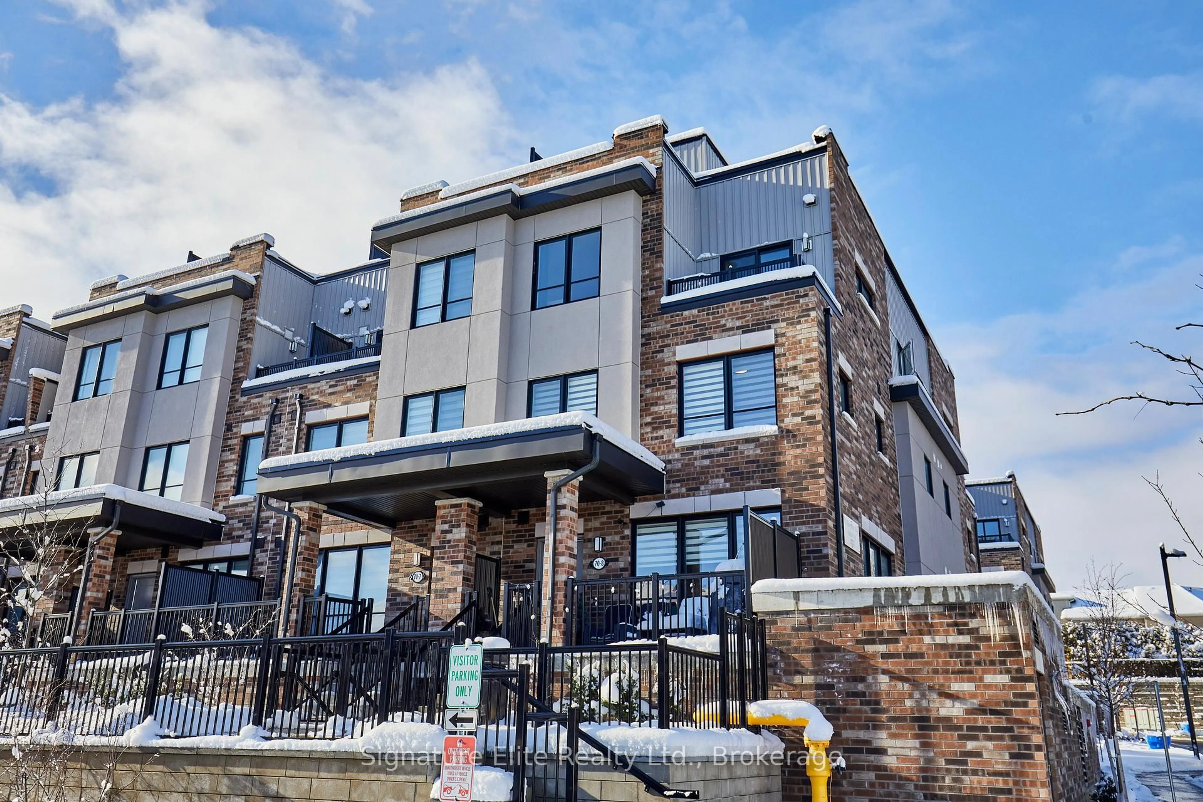 Home with brick exterior material, unknown for 70 Baynes Way #8, Bradford West Gwillimbury Ontario L3Z 4M3