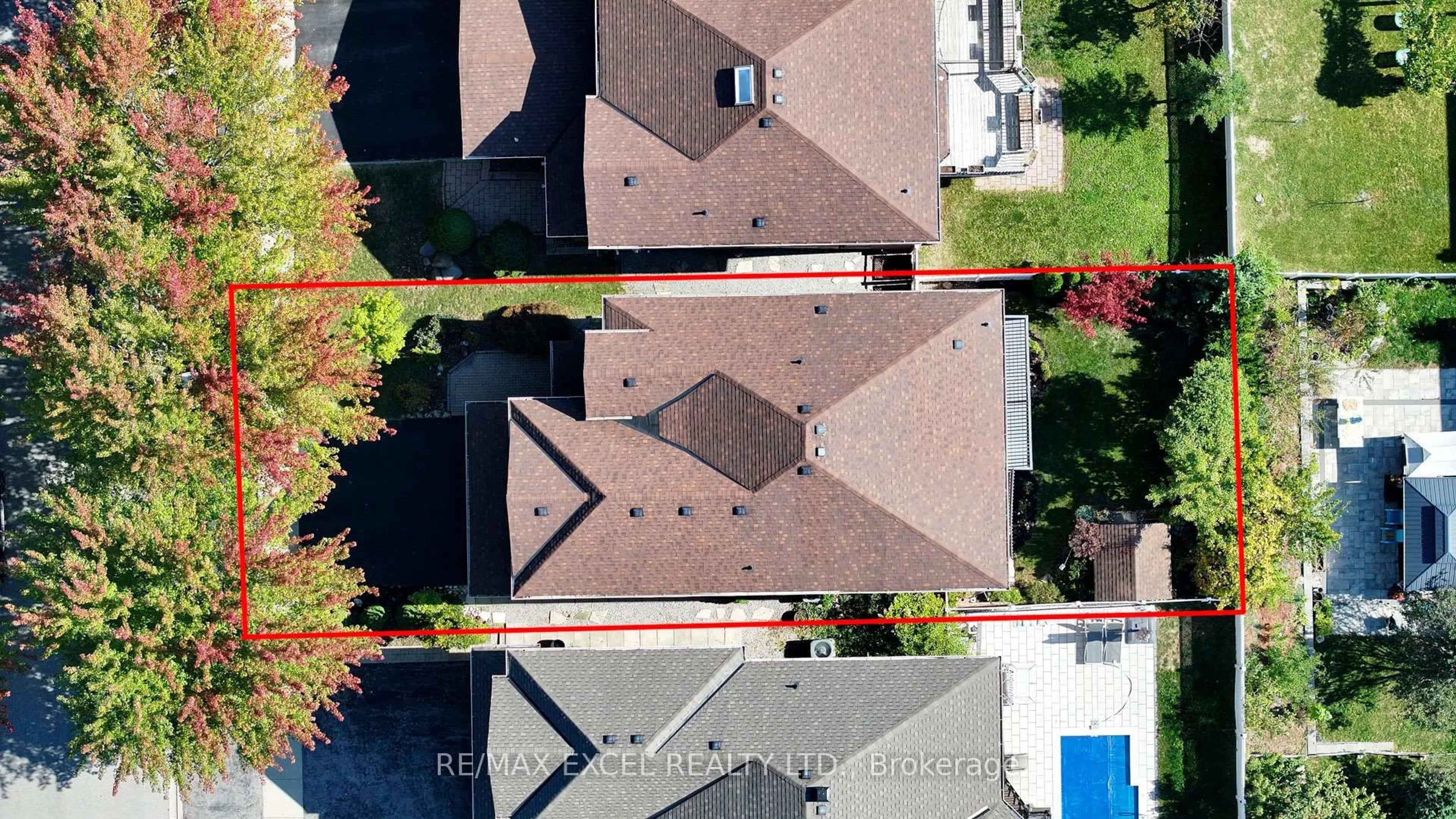 A pic from outside/outdoor area/front of a property/back of a property/a pic from drone, city buildings view from balcony for 65 Falling River Dr, Richmond Hill Ontario L4S 2R3