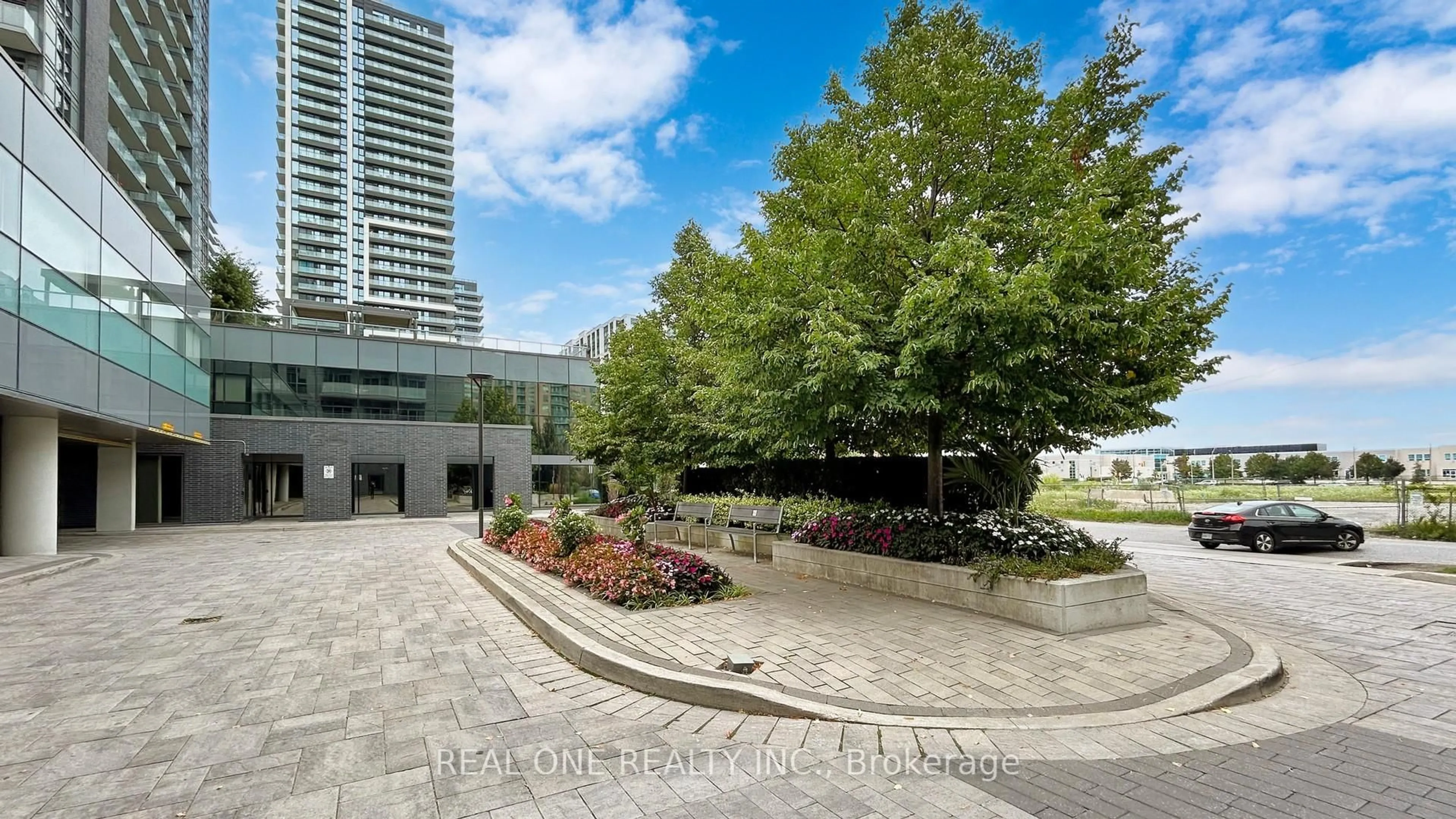 Patio, unknown for 55 Oneida Cres #LPH08, Richmond Hill Ontario L4B 0E8