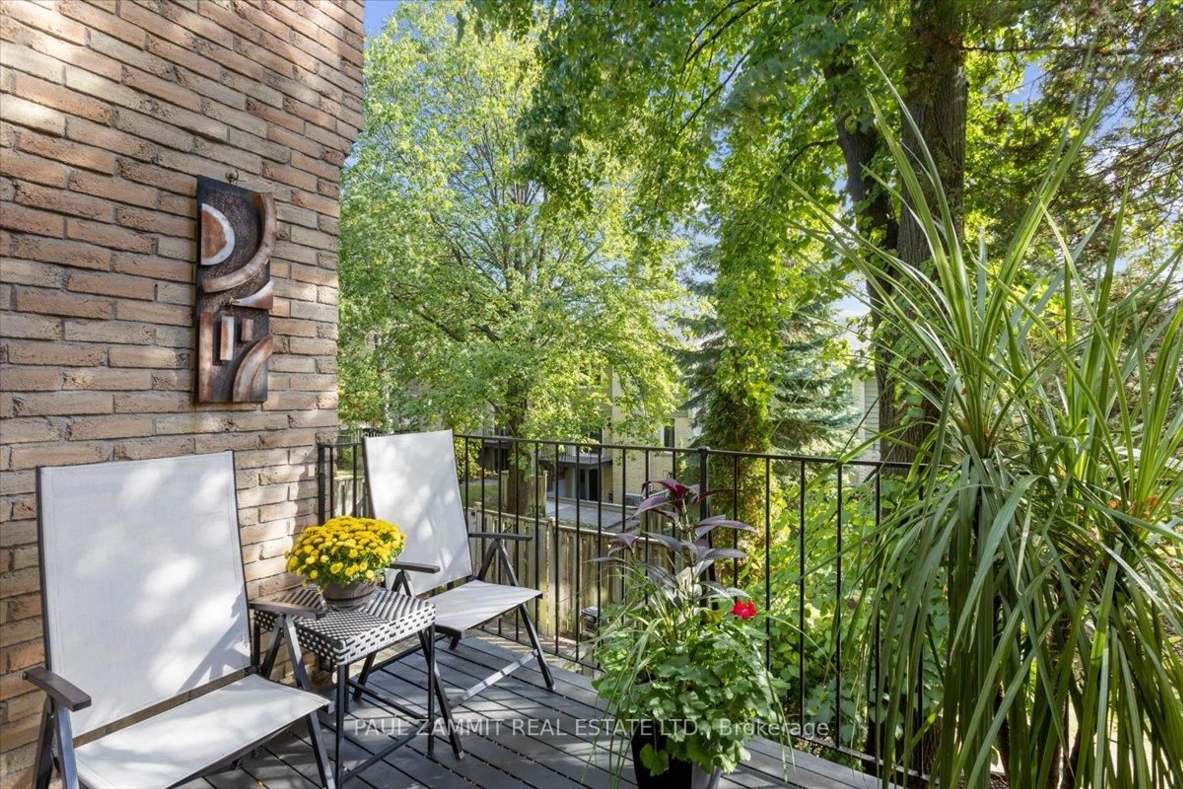 Patio, street for 90 Quail Valley Cres, Markham Ontario L3T 4R1