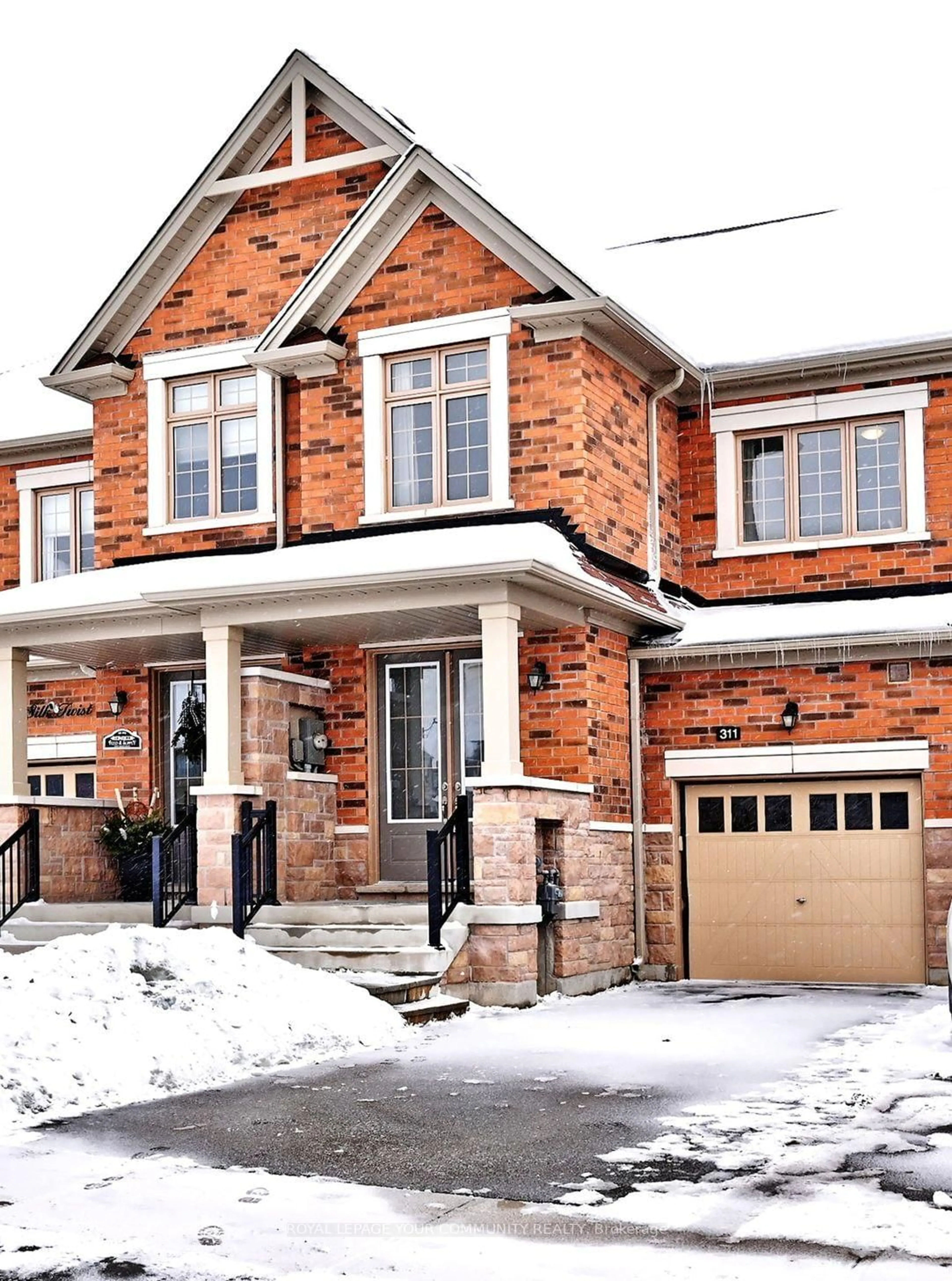 Home with brick exterior material, street for 311 Silk Twist Dr, East Gwillimbury Ontario L9N 0V4