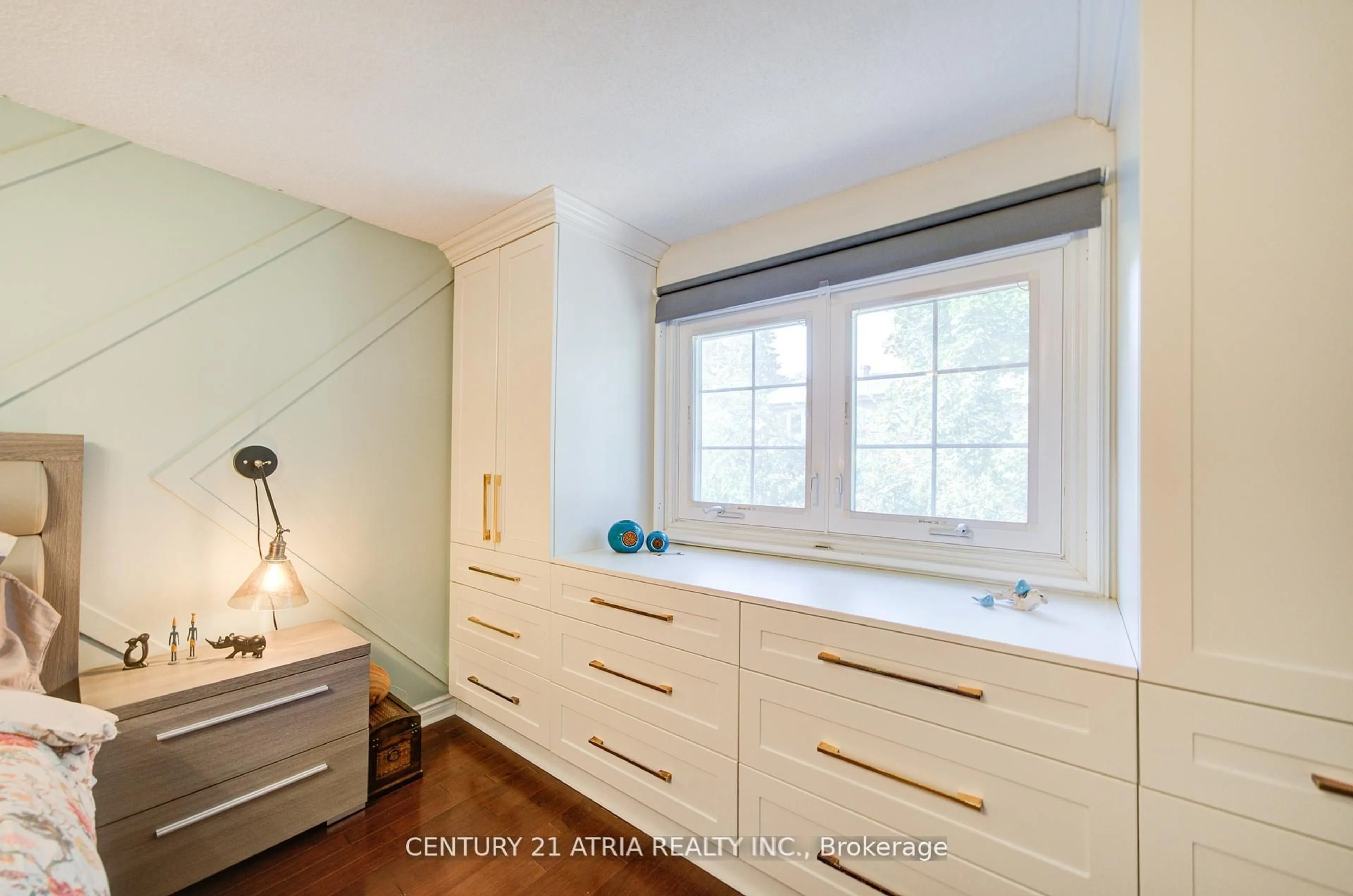 Contemporary bathroom, unknown for 18 Park Lane Circ, Richmond Hill Ontario L4C 6S8