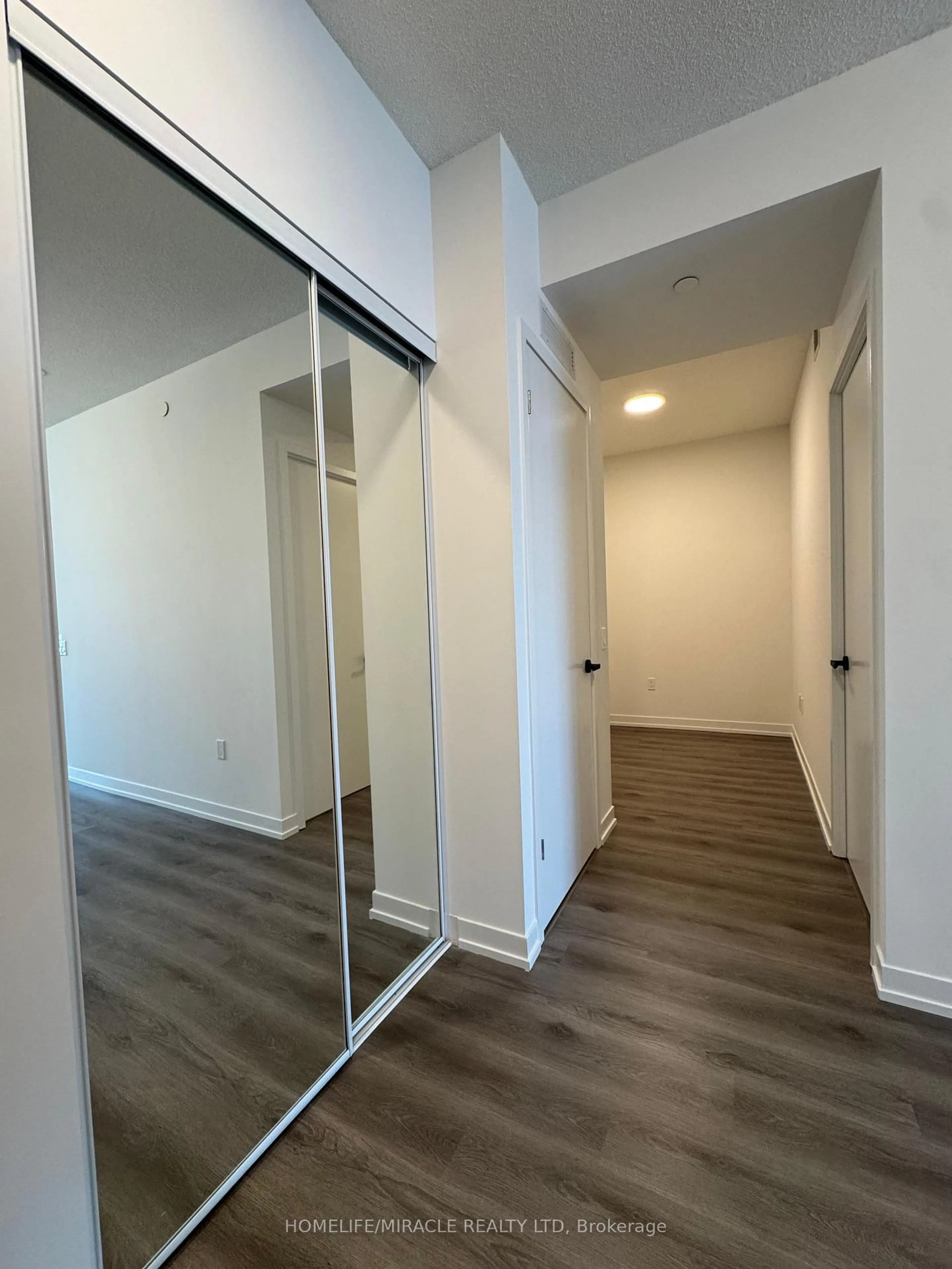 Unknown for 225 Commerce St #808, Vaughan Ontario L4K 0P9