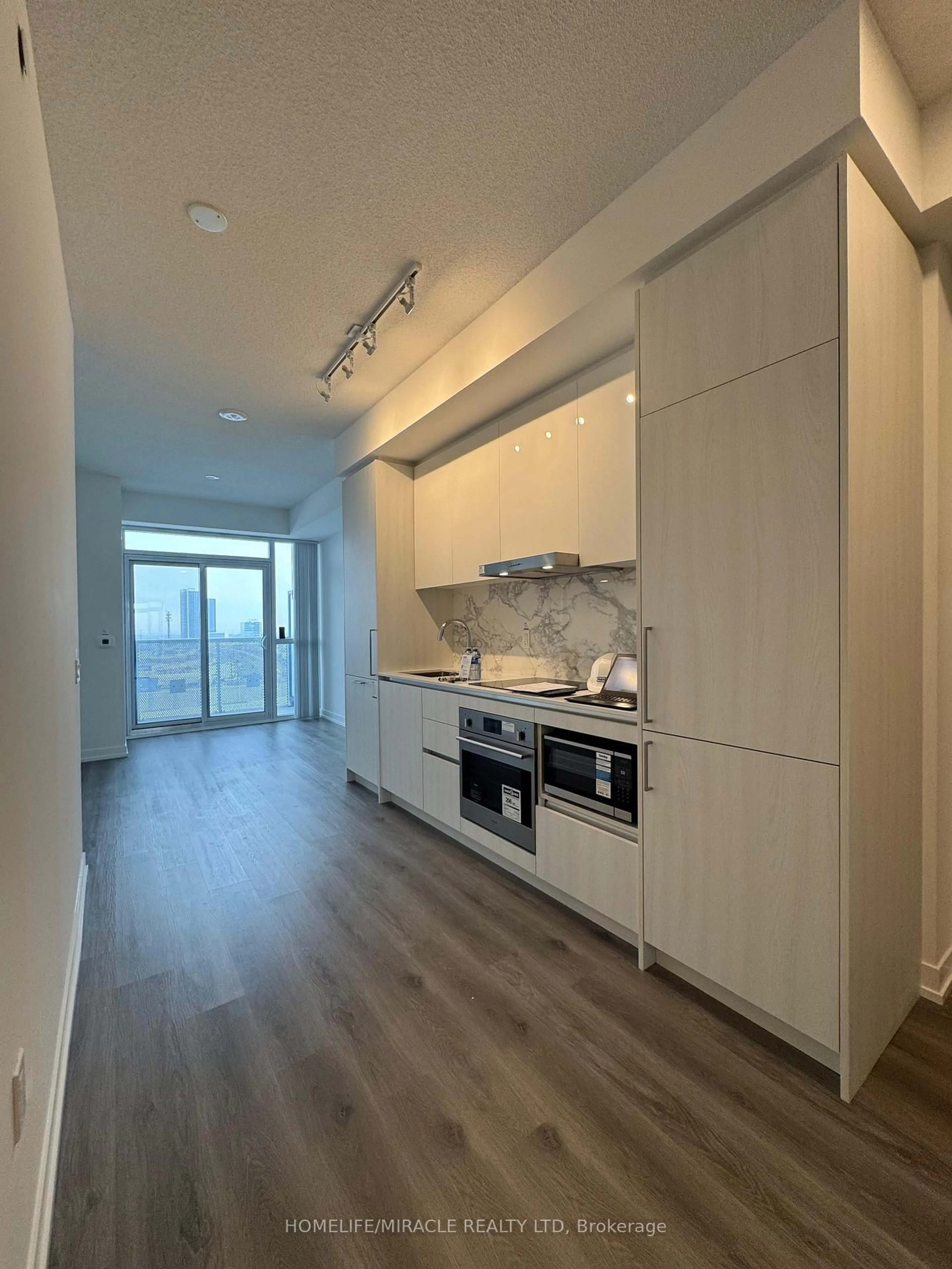 Unknown for 225 Commerce St #808, Vaughan Ontario L4K 0P9