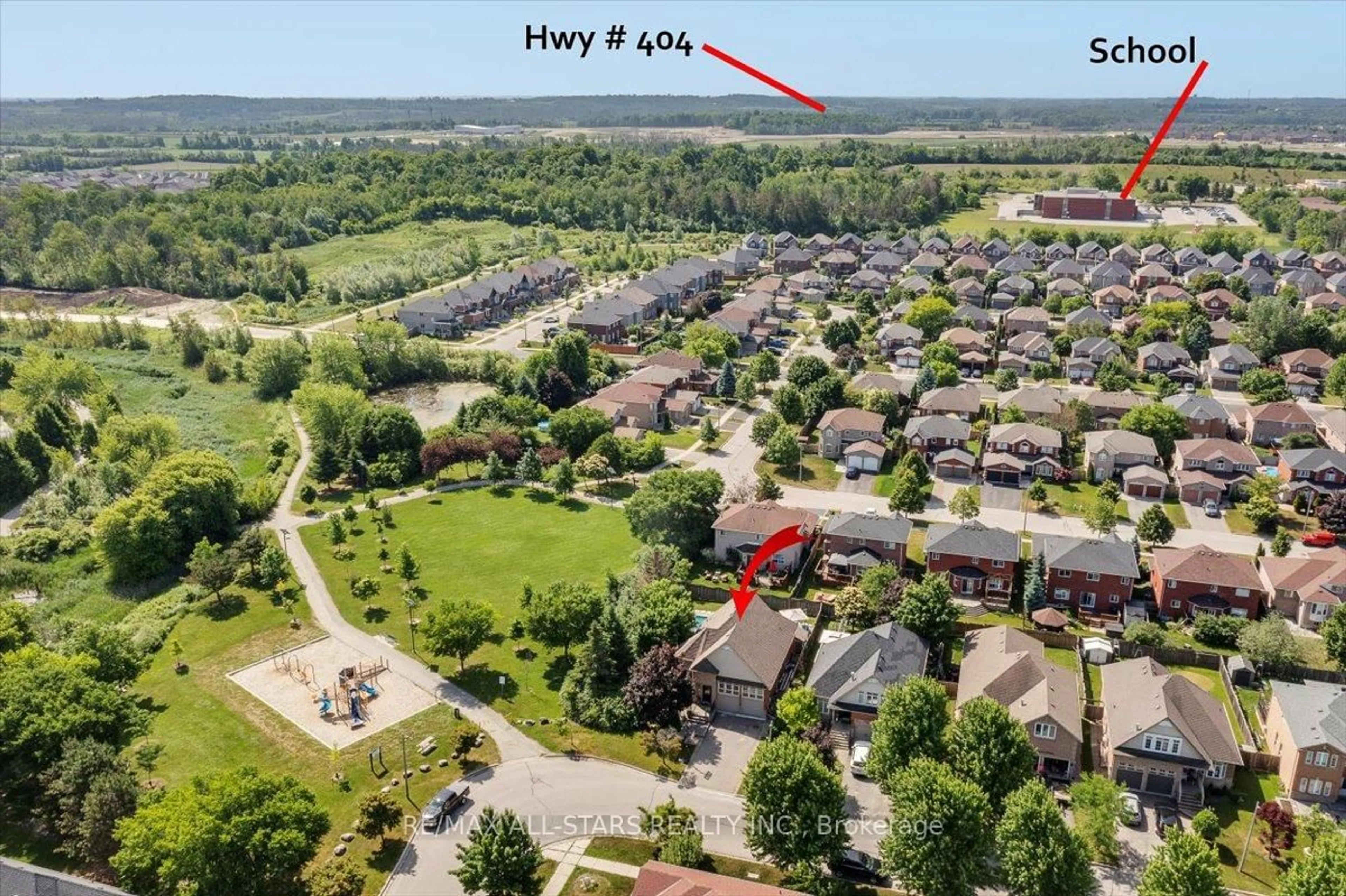 A pic from outside/outdoor area/front of a property/back of a property/a pic from drone, unknown for 98 Bayview Ave, Georgina Ontario L4P 2S9