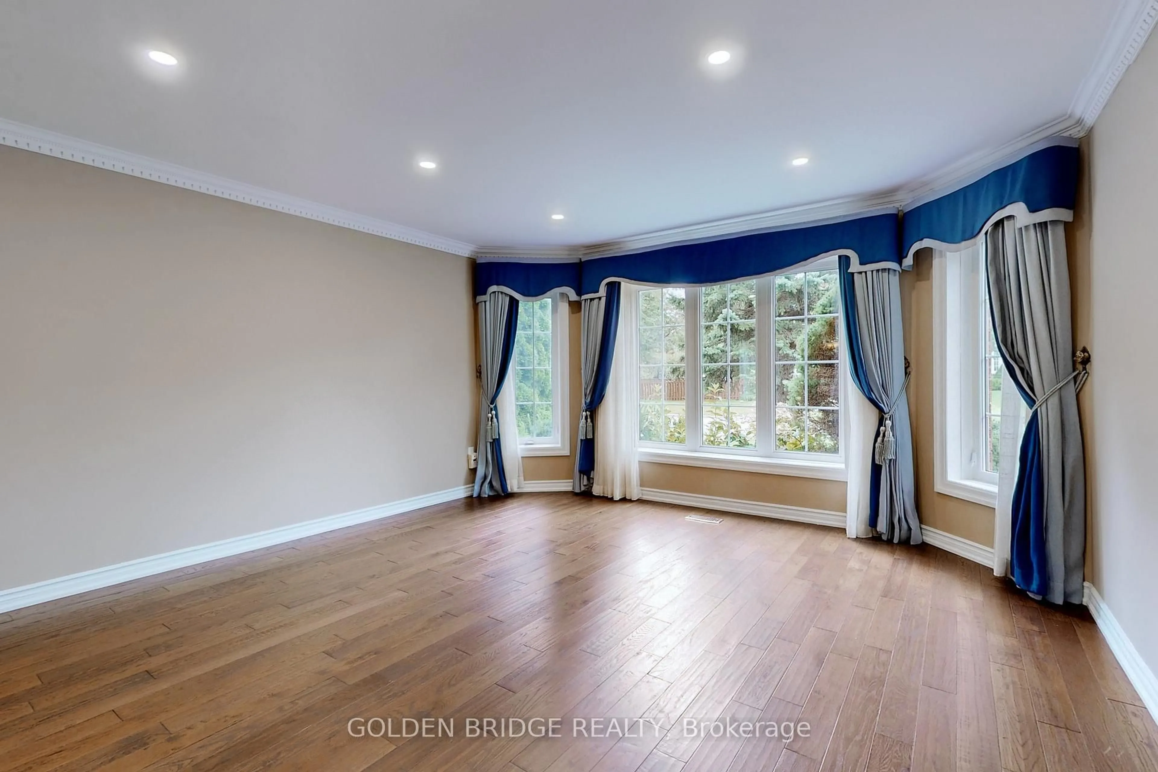 A pic of a room for 909 Stonehaven Ave, Newmarket Ontario L3X 1P2