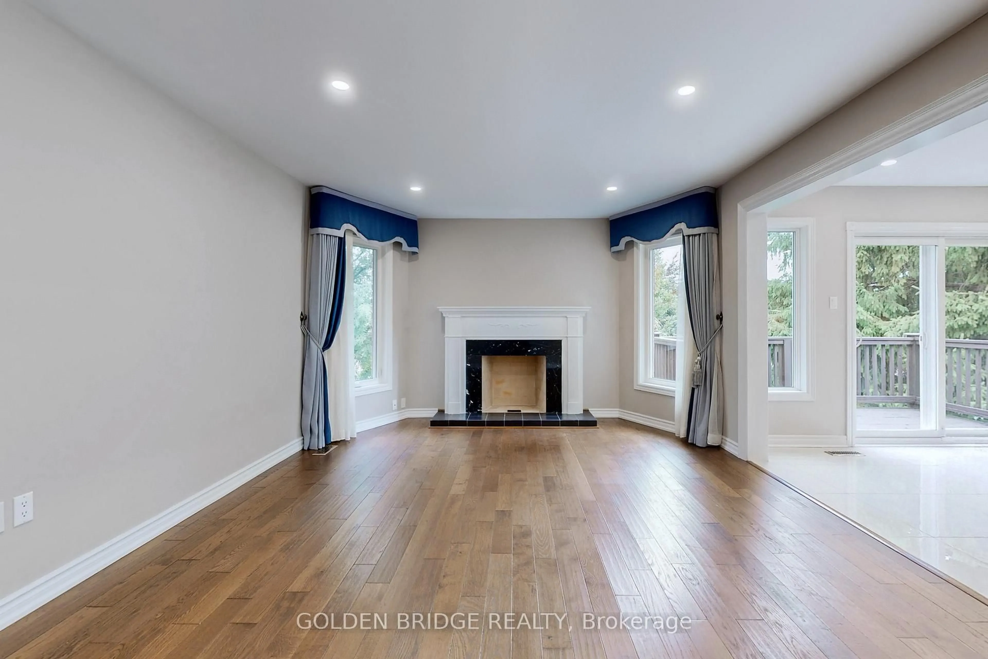 Unknown for 909 Stonehaven Ave, Newmarket Ontario L3X 1P2