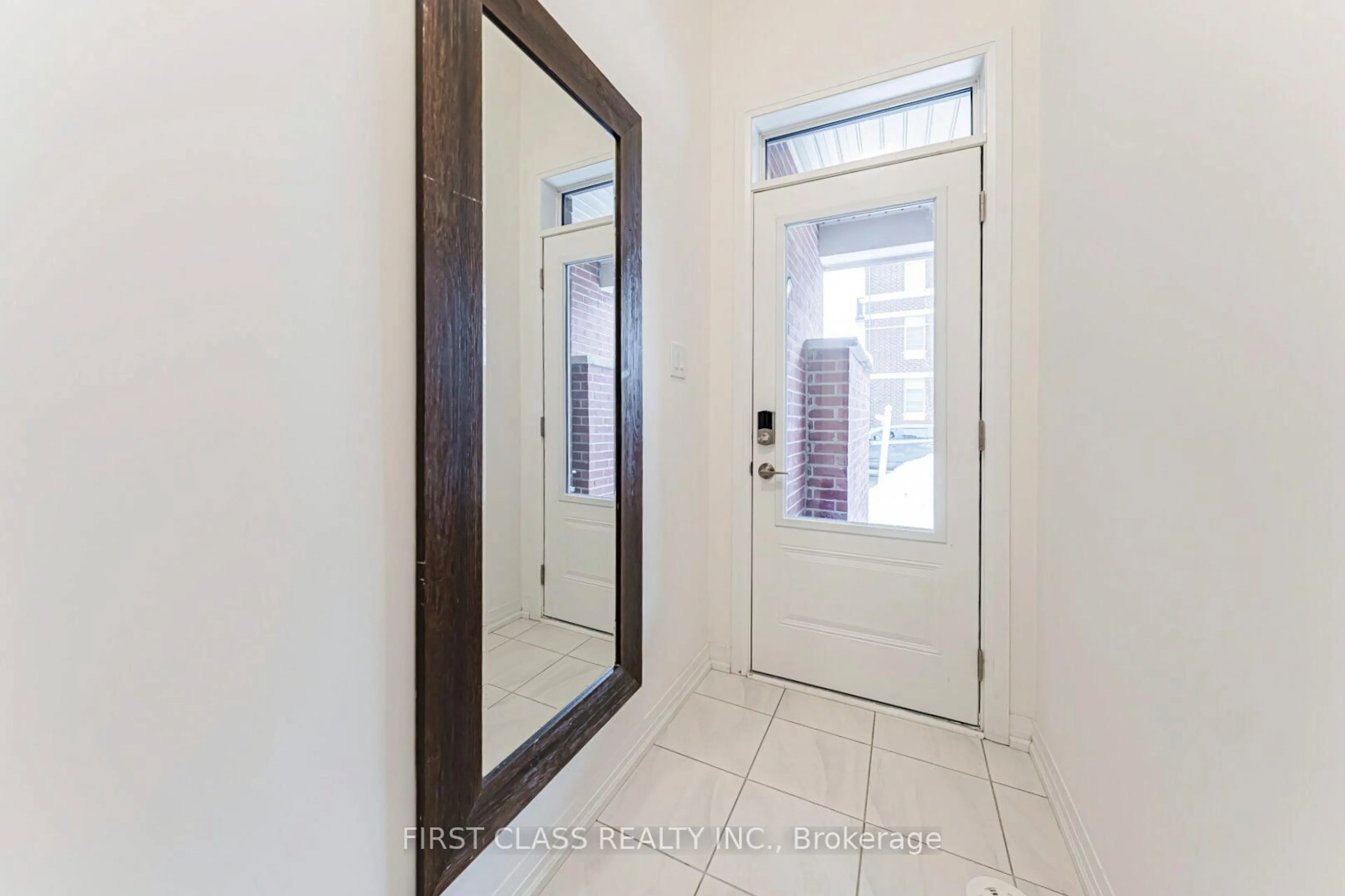 Indoor entryway for 43 CARNEROS Way, Markham Ontario L6B 1R2