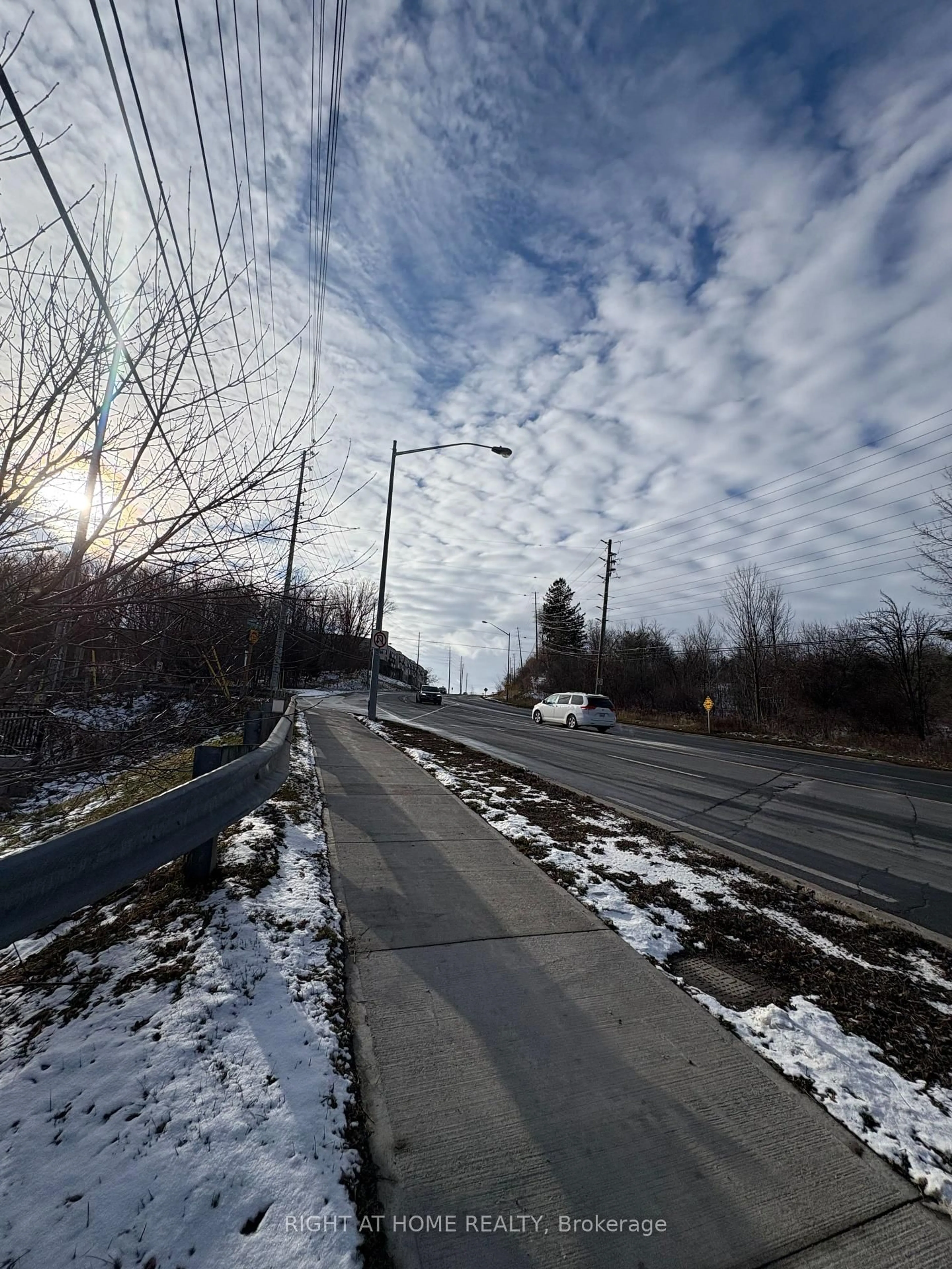 Blurry image for 5991 Rutherford Rd, Vaughan Ontario L4L 1A7