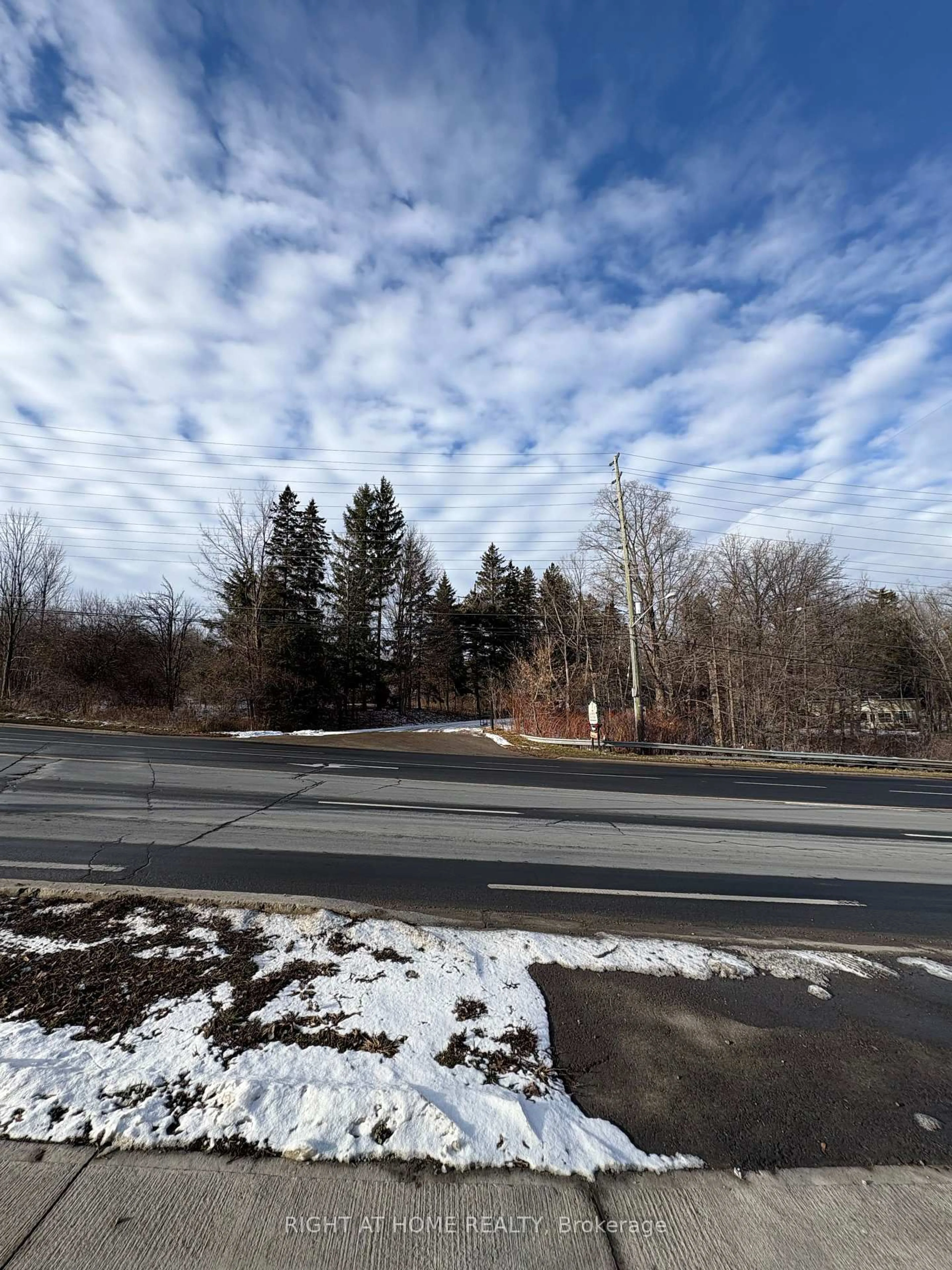 Blurry image for 5991 Rutherford Rd, Vaughan Ontario L4L 1A7