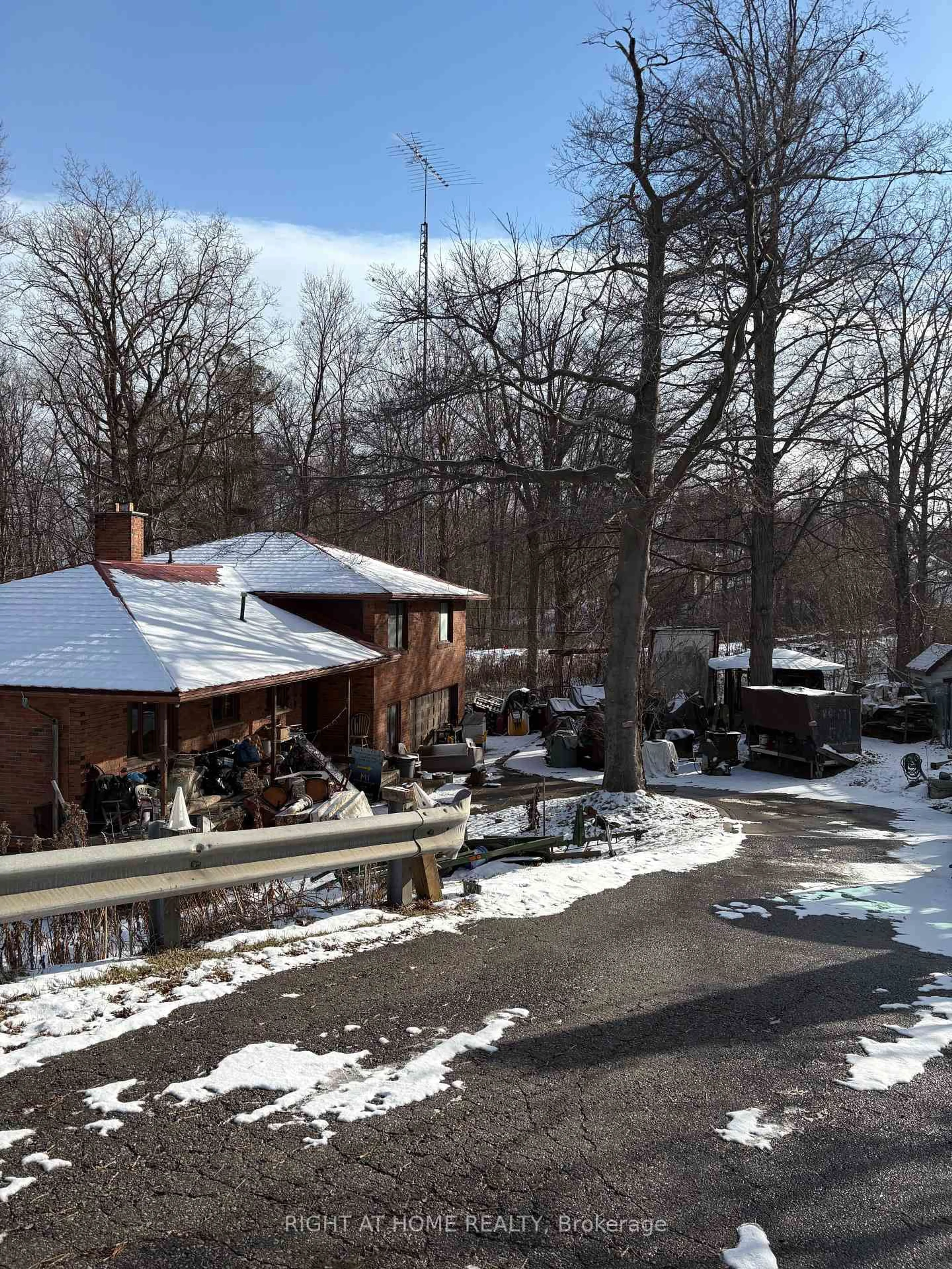 A pic from outside/outdoor area/front of a property/back of a property/a pic from drone, mountain view for 5991 Rutherford Rd, Vaughan Ontario L4L 1A7