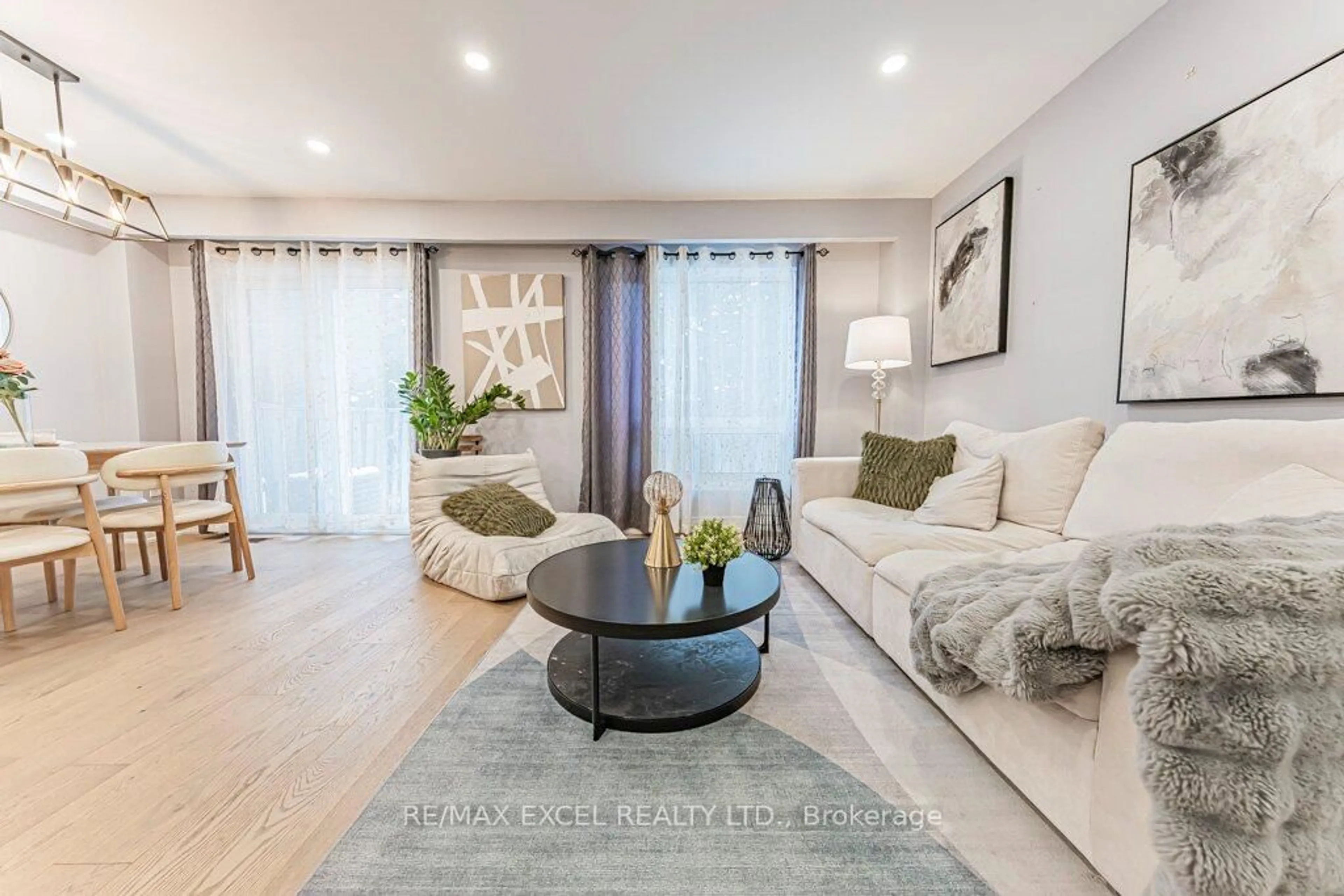 Living room with furniture, unknown for 15 Knightsbridge Way, Markham Ontario L3P 3W4