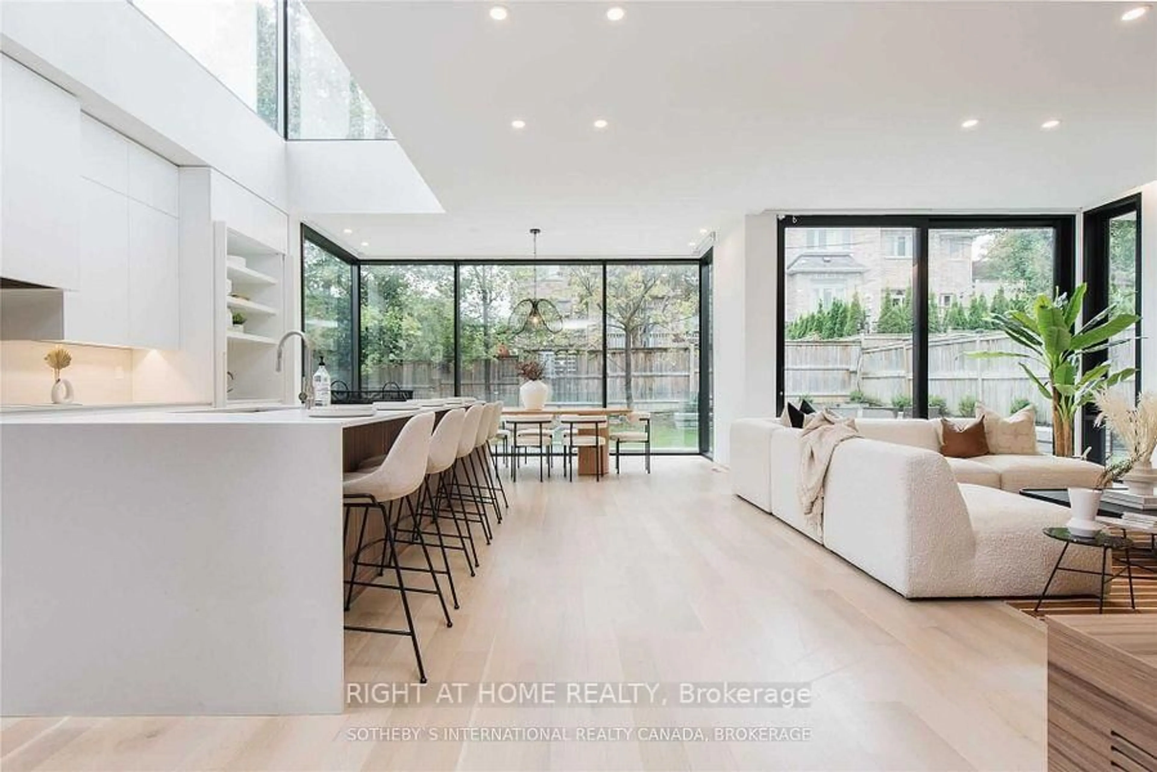 Contemporary kitchen, unknown for 93 Meadowview Ave, Markham Ontario L3T 1K8