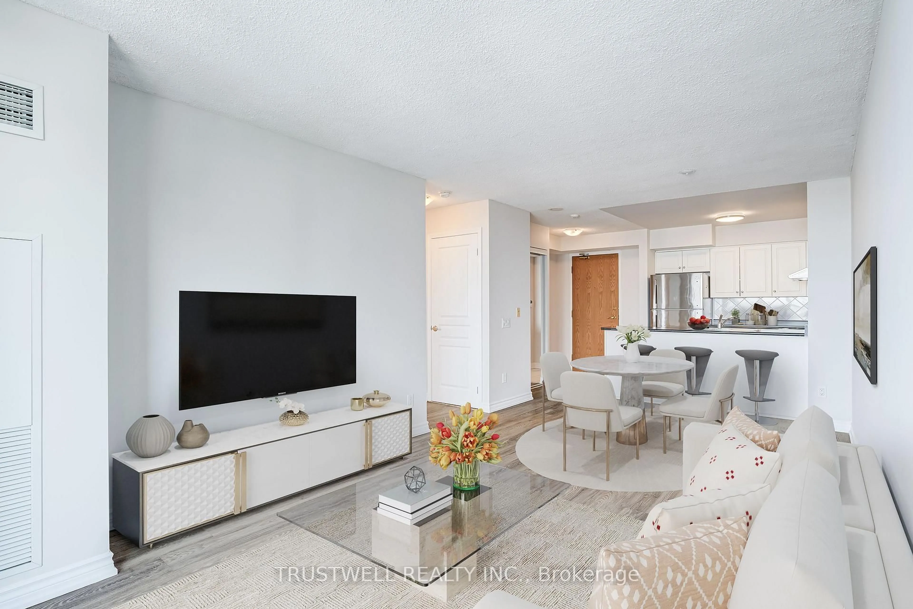 Living room with furniture, unknown for 9 Northern Heights Dr #1206, Richmond Hill Ontario L4B 4M5