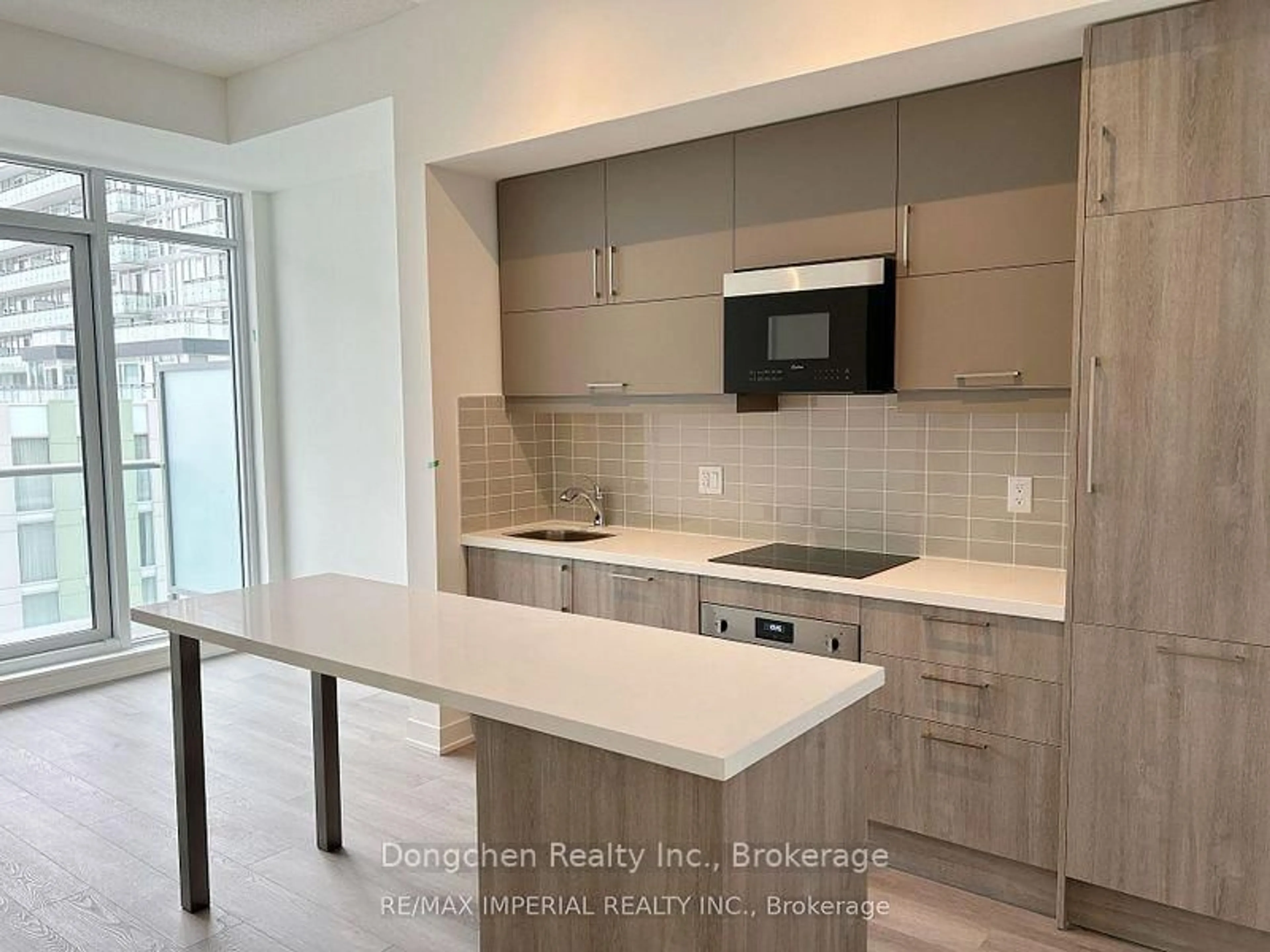 Open concept kitchen, ceramic/tile floor for 292 Verdale Crossing #508, Markham Ontario L6G 0H6