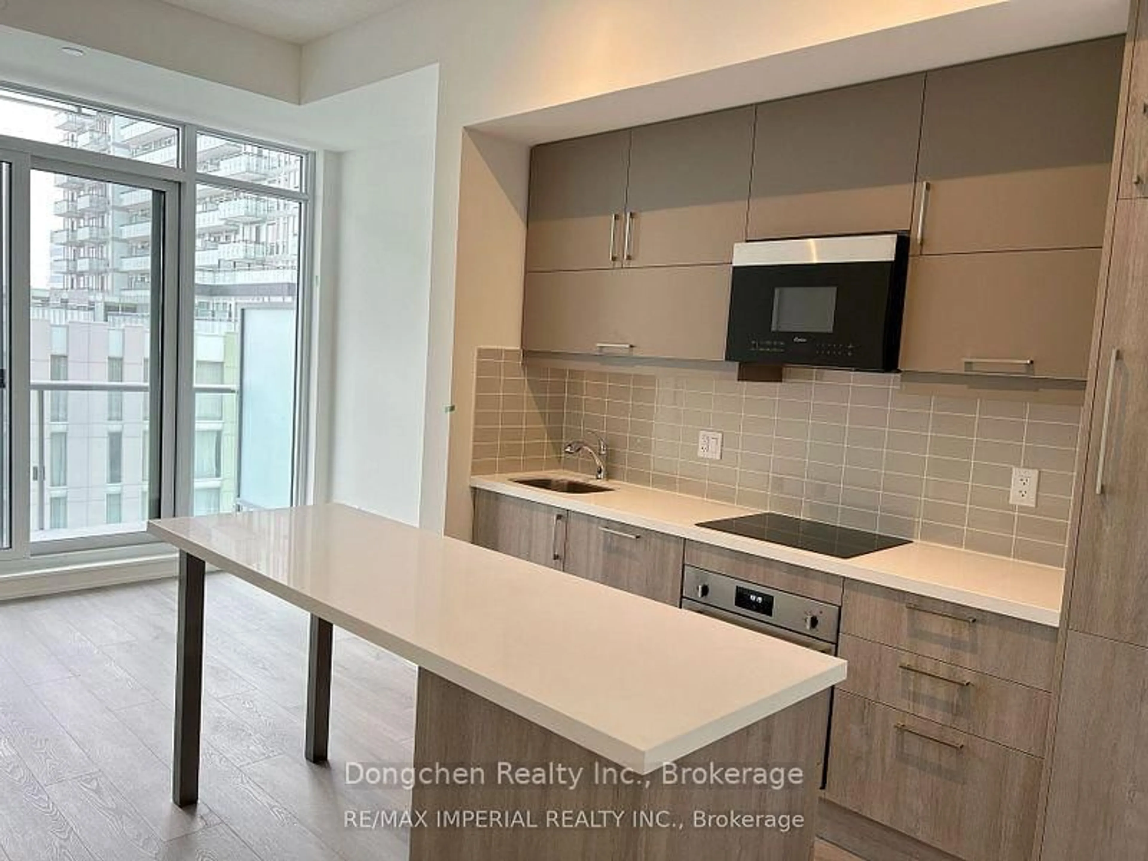 Open concept kitchen, ceramic/tile floor for 292 Verdale Crossing #508, Markham Ontario L6G 0H6