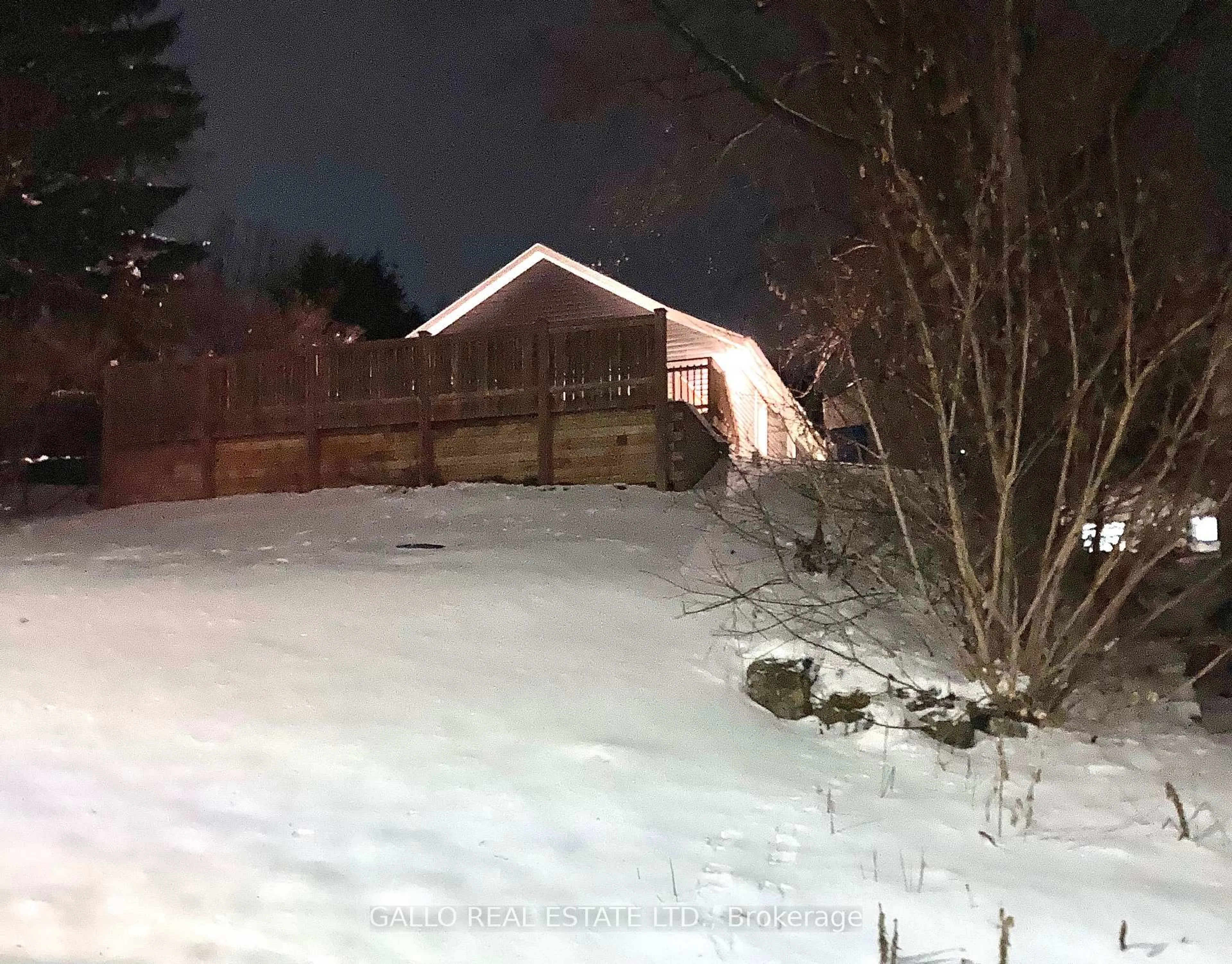 Shed for 37 Windsor Dr, Whitchurch-Stouffville Ontario L4A 7X3