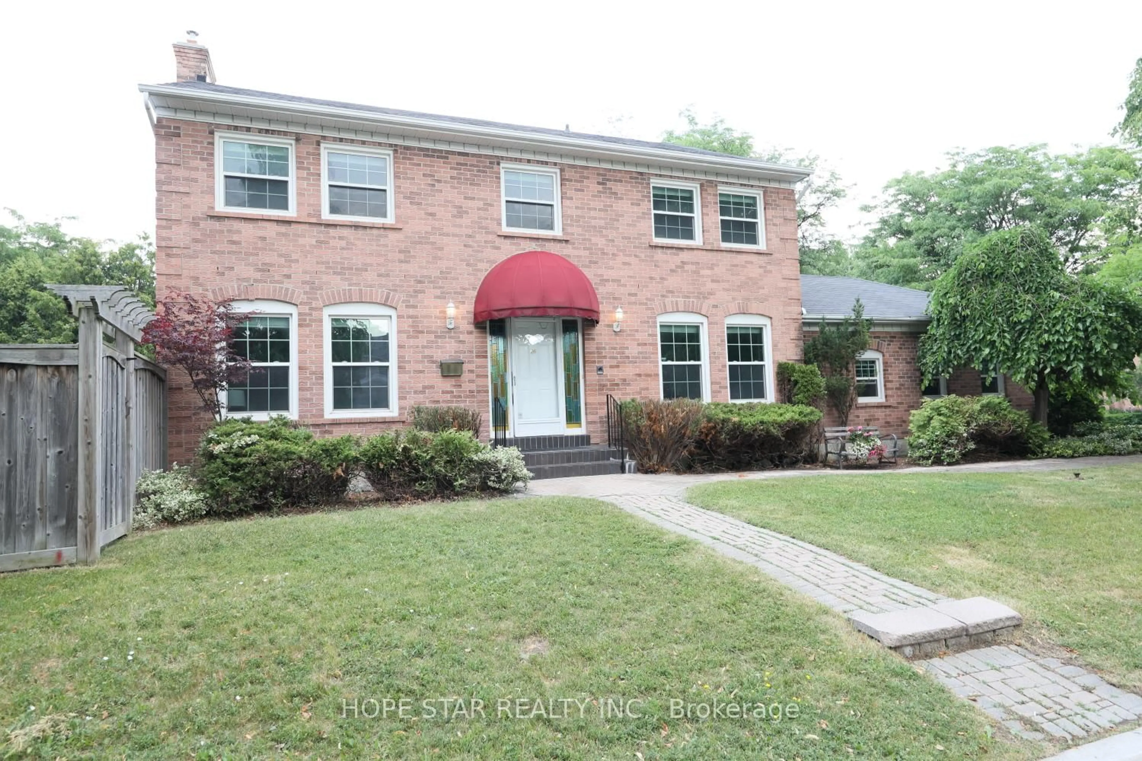 Home with brick exterior material, street for 26 Ferndell Circ, Markham Ontario L3R 3Y8