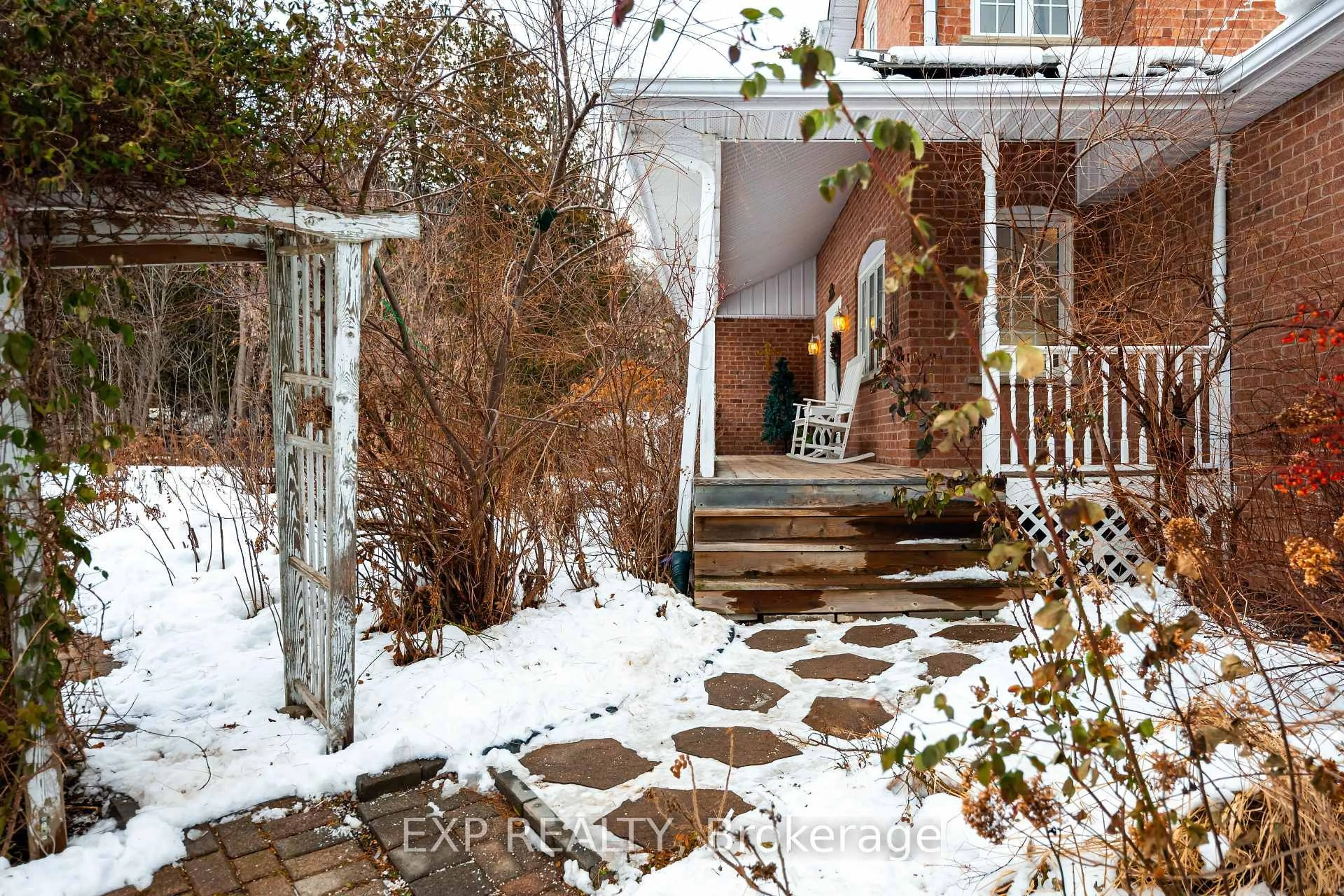 Indoor entryway for 994359 Mono-Adjala Townline, Adjala-Tosorontio Ontario L9W 2Z2