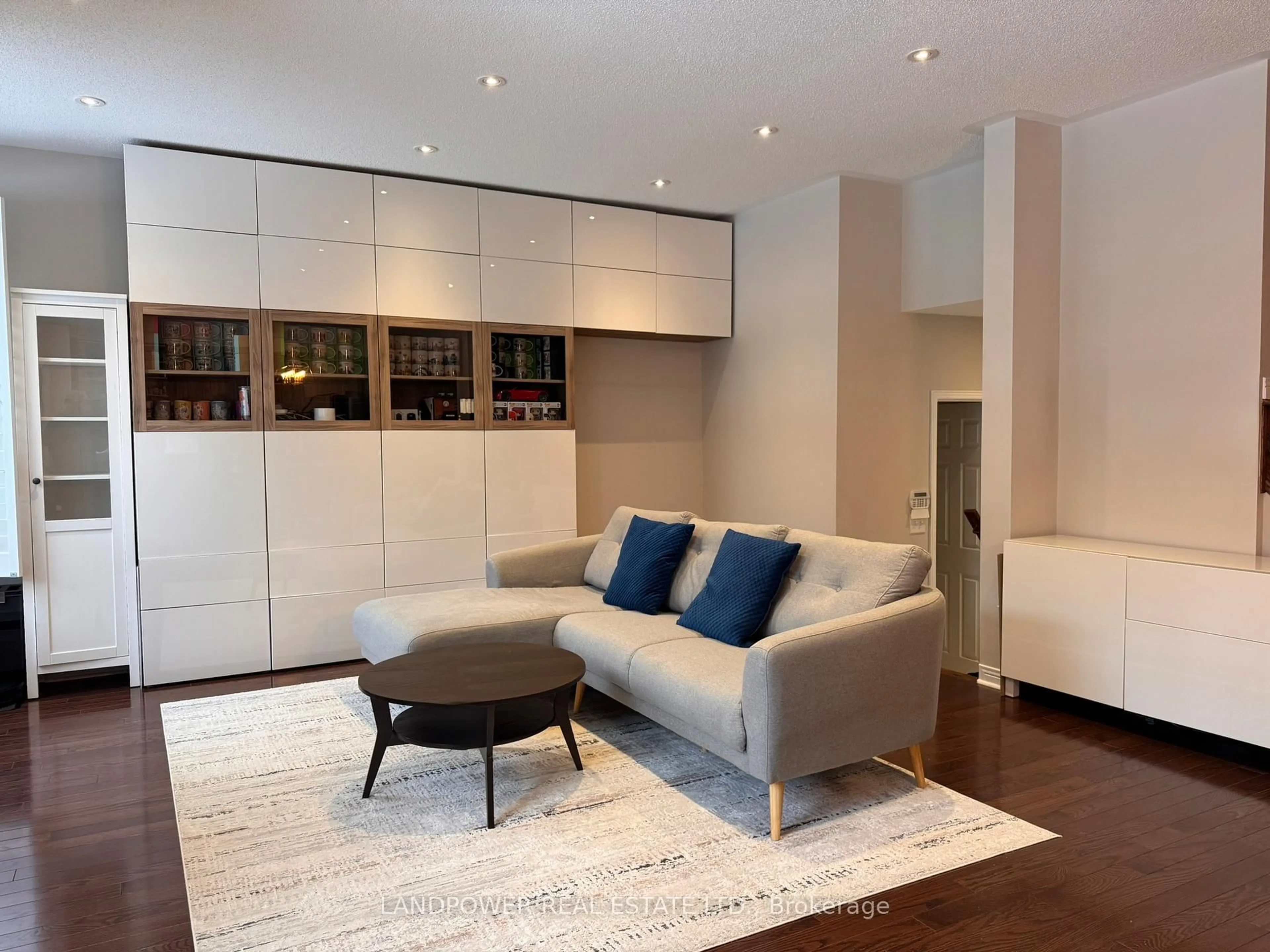 Living room with furniture, unknown for 4 Prince Of Wales Dr, Markham Ontario L6C 0G1