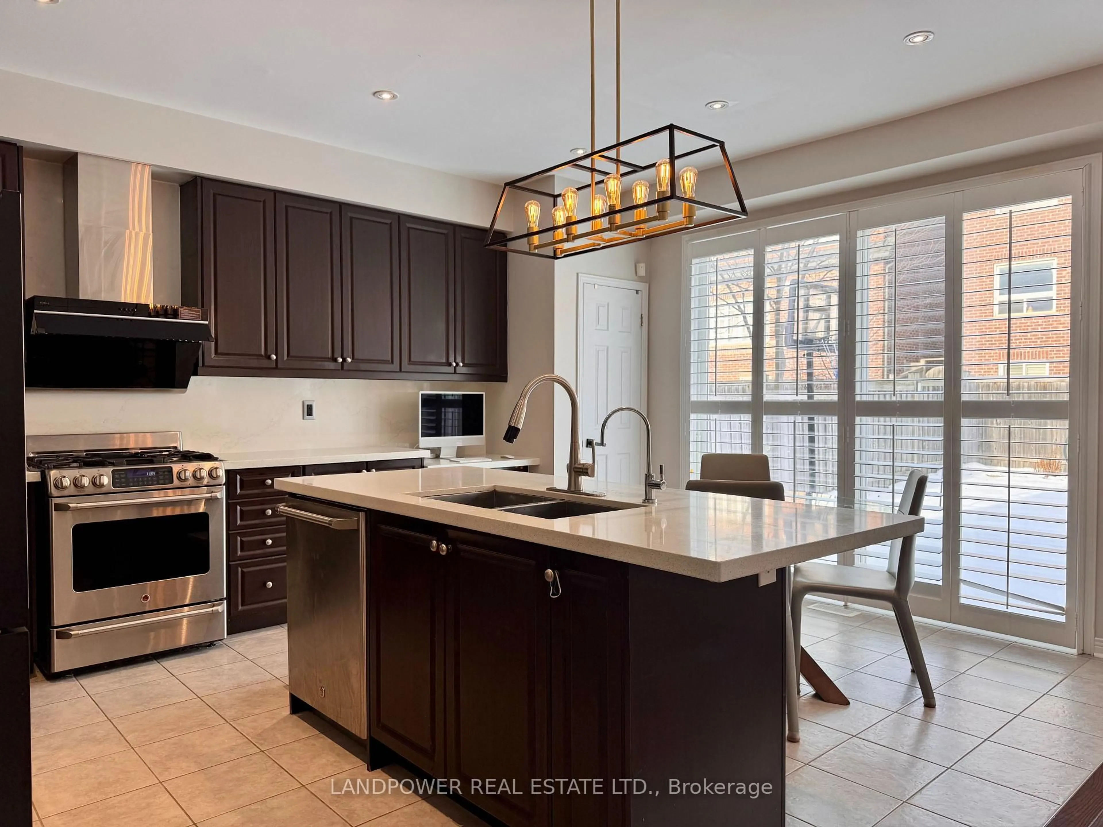 Open concept kitchen, ceramic/tile floor for 4 Prince Of Wales Dr, Markham Ontario L6C 0G1