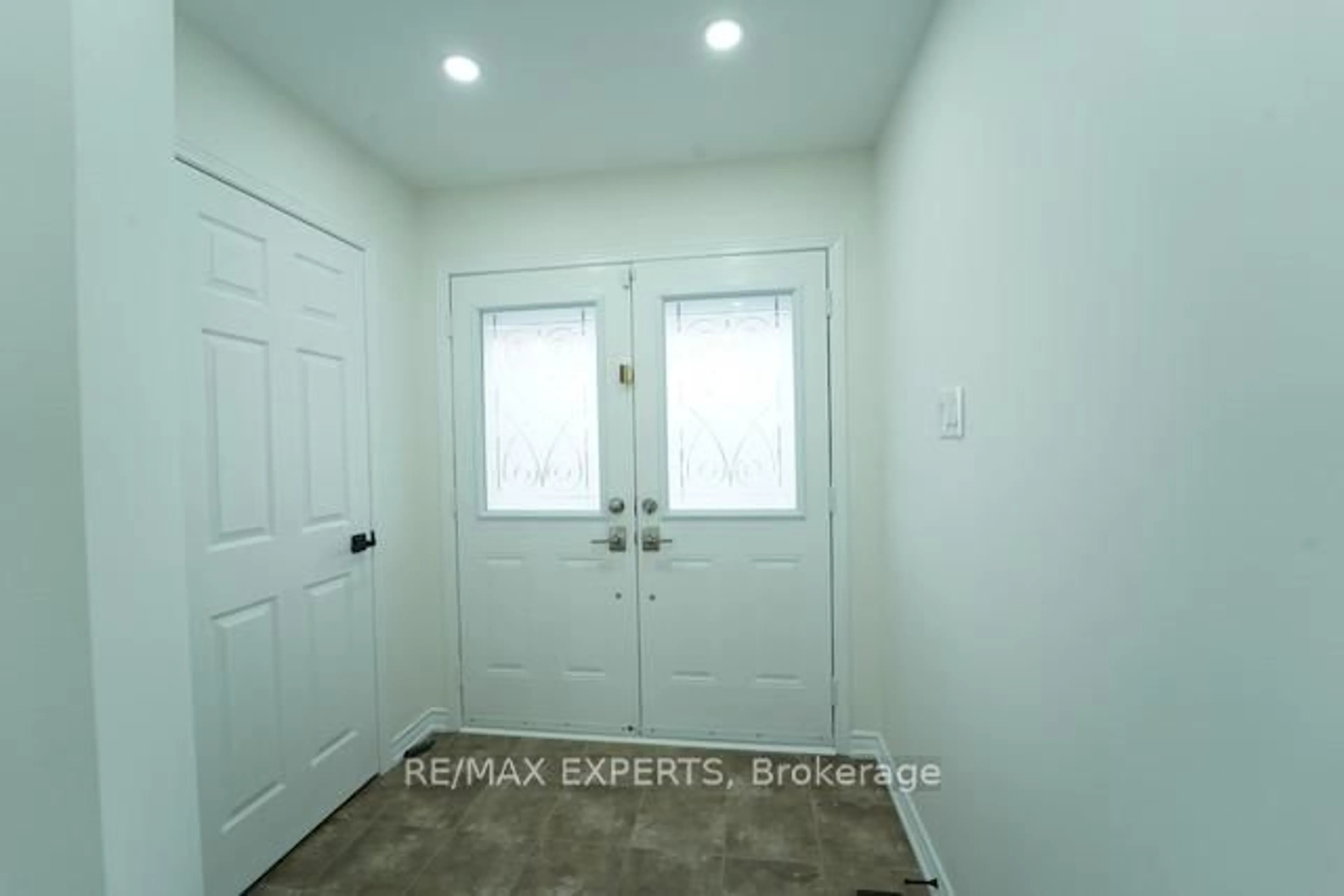 Indoor entryway for 64 Peppertree Lane, Whitchurch-Stouffville Ontario L4A 0M8