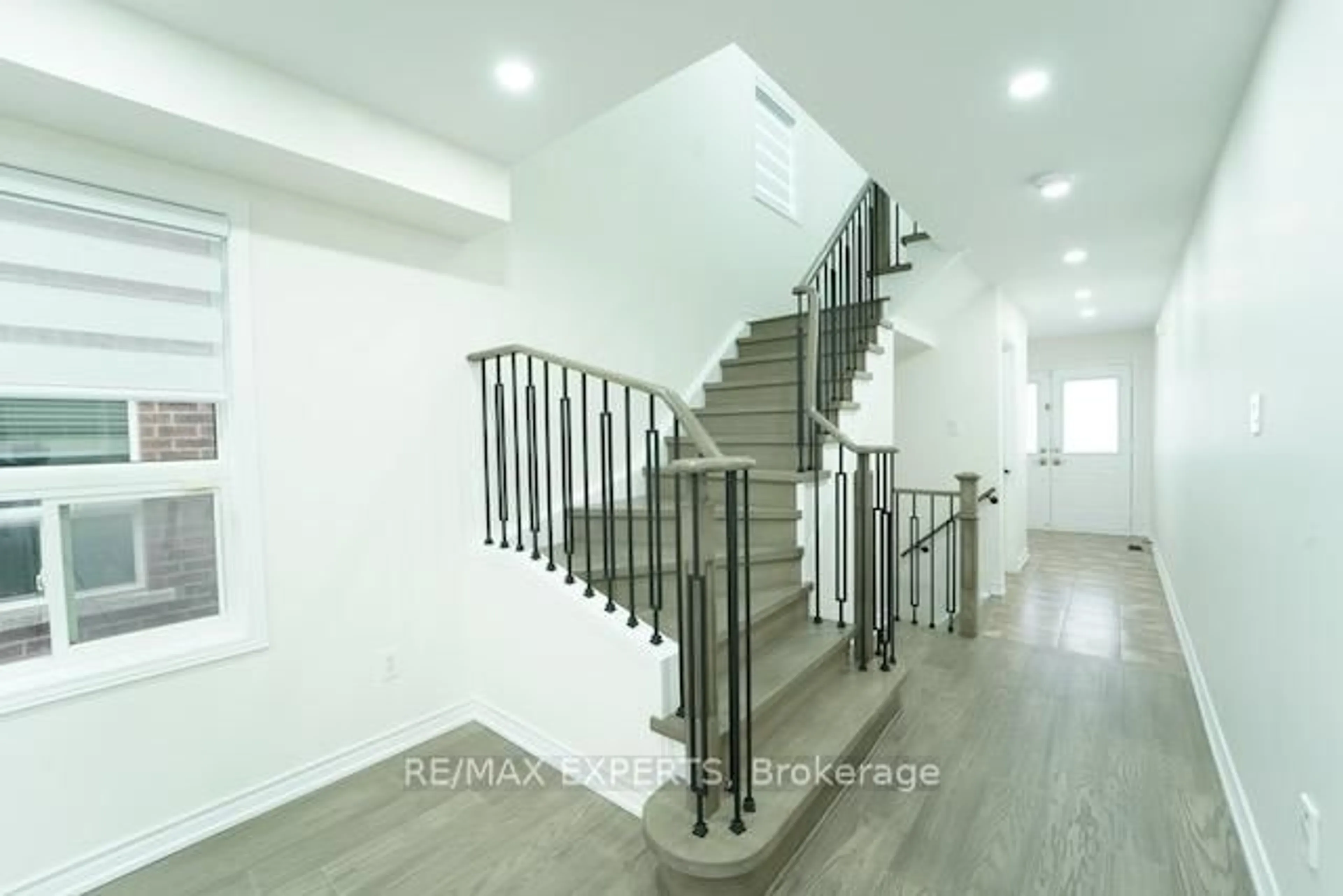 Stairs for 64 Peppertree Lane, Whitchurch-Stouffville Ontario L4A 0M8