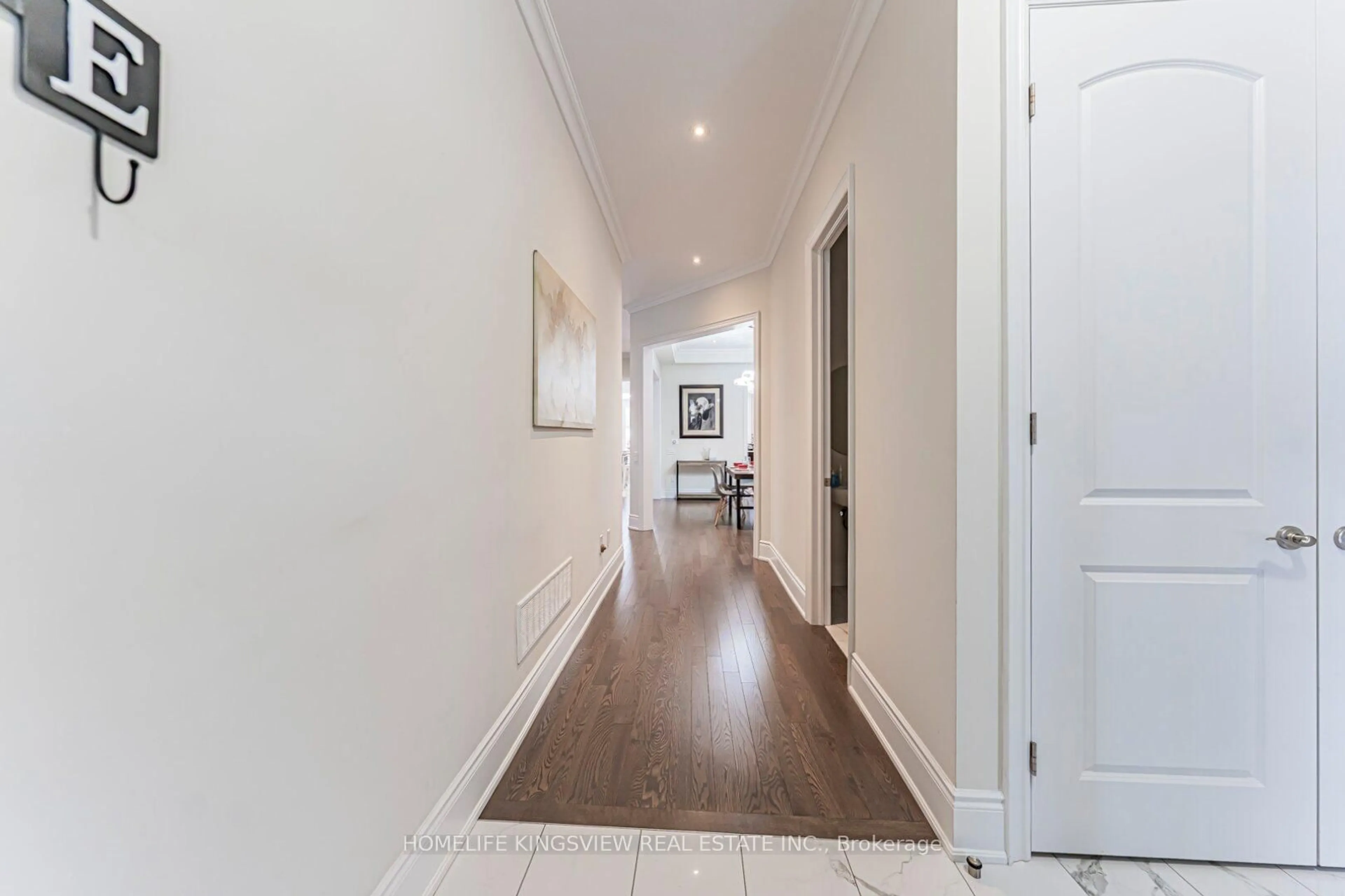 Indoor entryway for 61 Ross Vennare Cres, Vaughan Ontario L0J 1C0