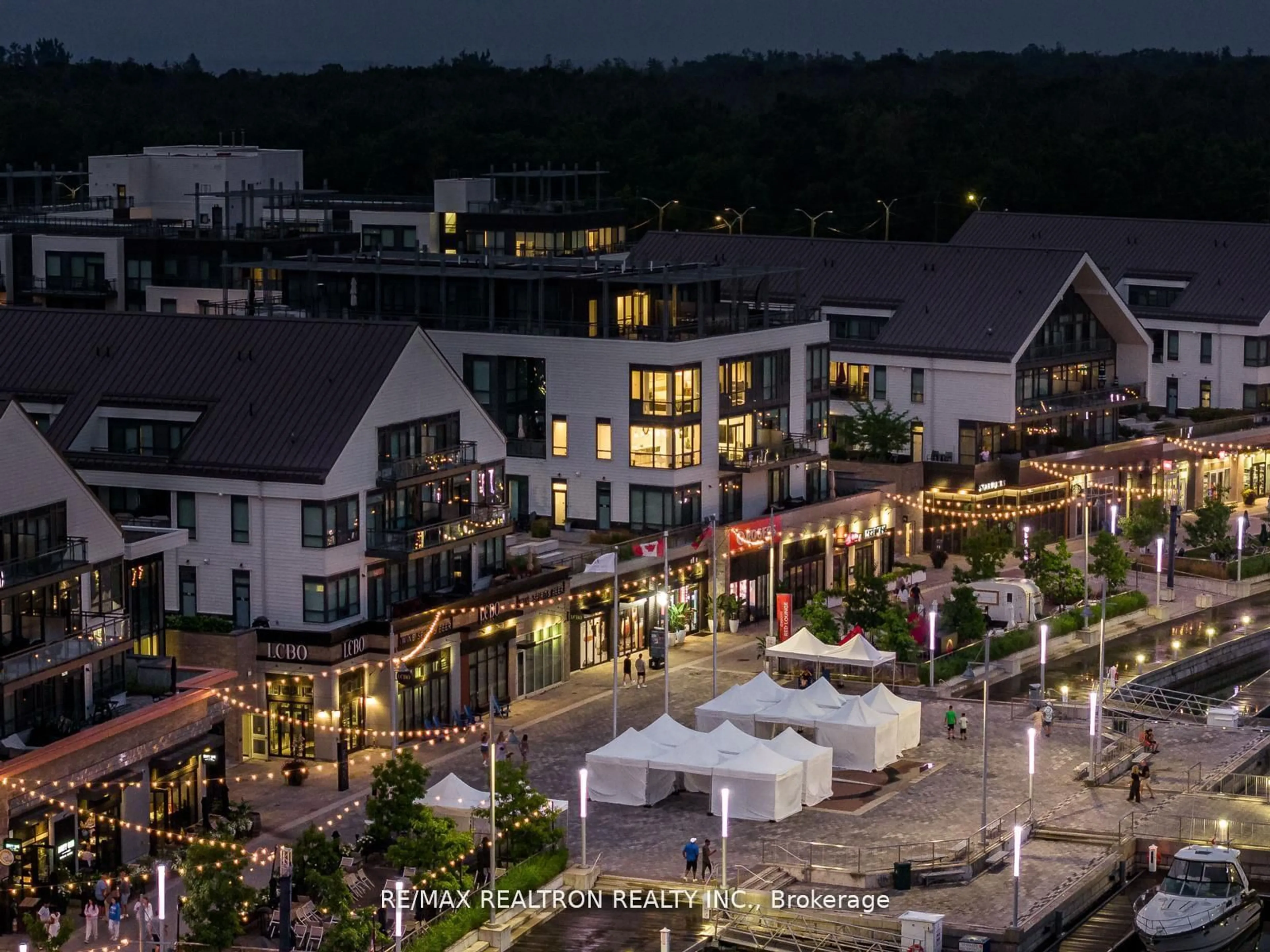 A pic from outside/outdoor area/front of a property/back of a property/a pic from drone, unknown for 261 Broward Way #53, Innisfil Ontario L9S 0J5