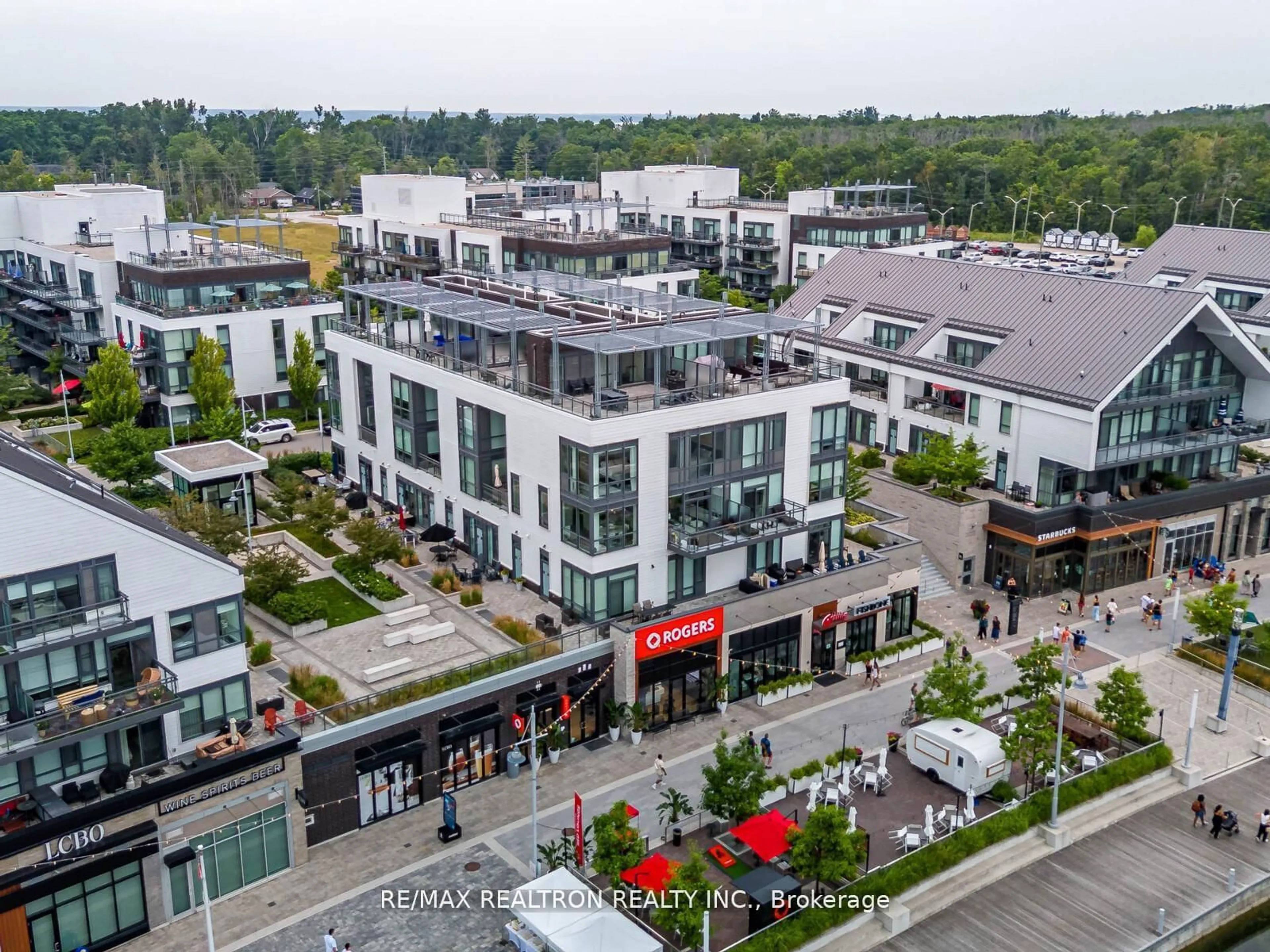 A pic from outside/outdoor area/front of a property/back of a property/a pic from drone, unknown for 261 Broward Way #53, Innisfil Ontario L9S 0J5