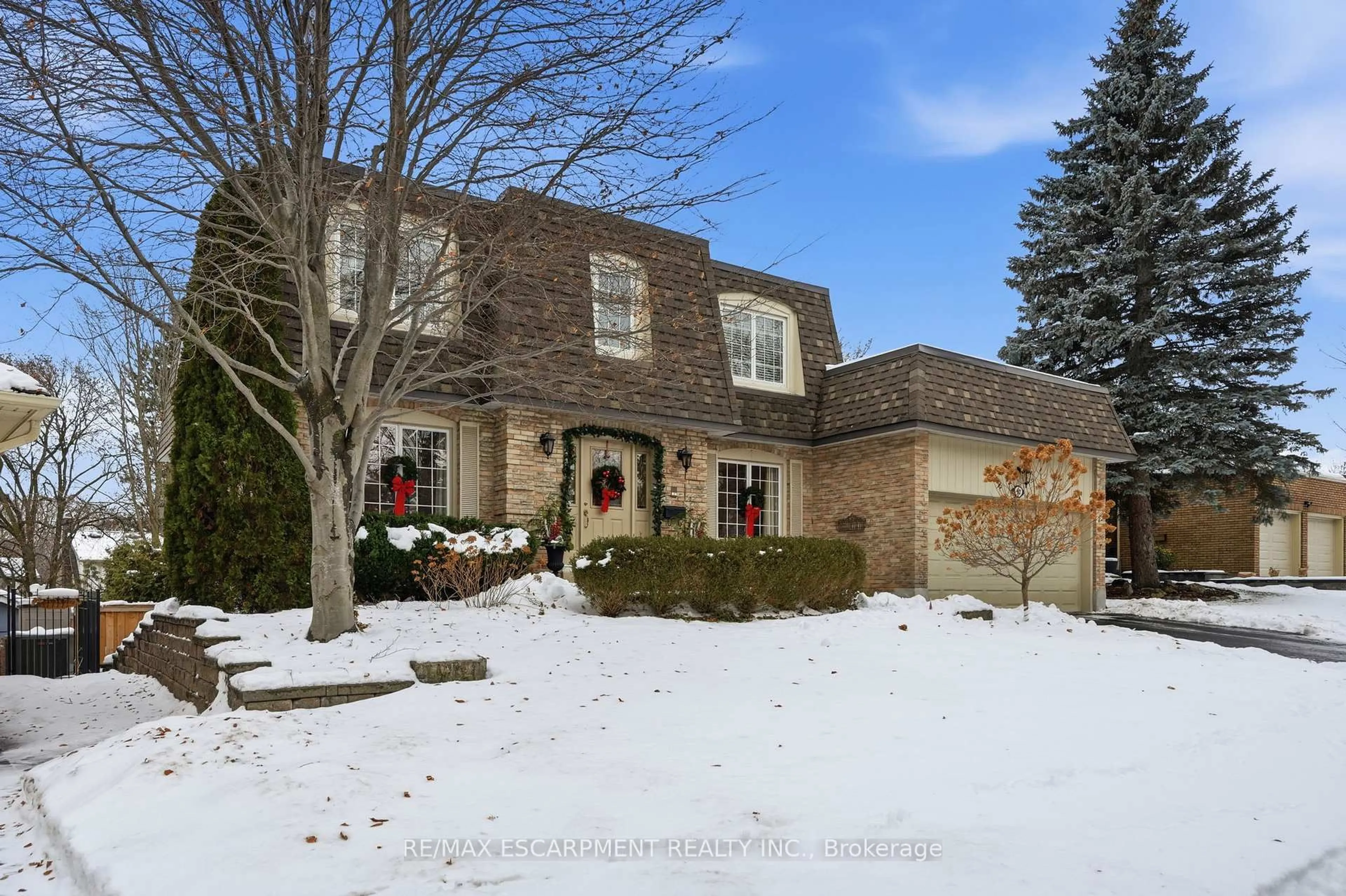 Home with brick exterior material, street for 92 Briarwood Rd, Markham Ontario L3R 2X3