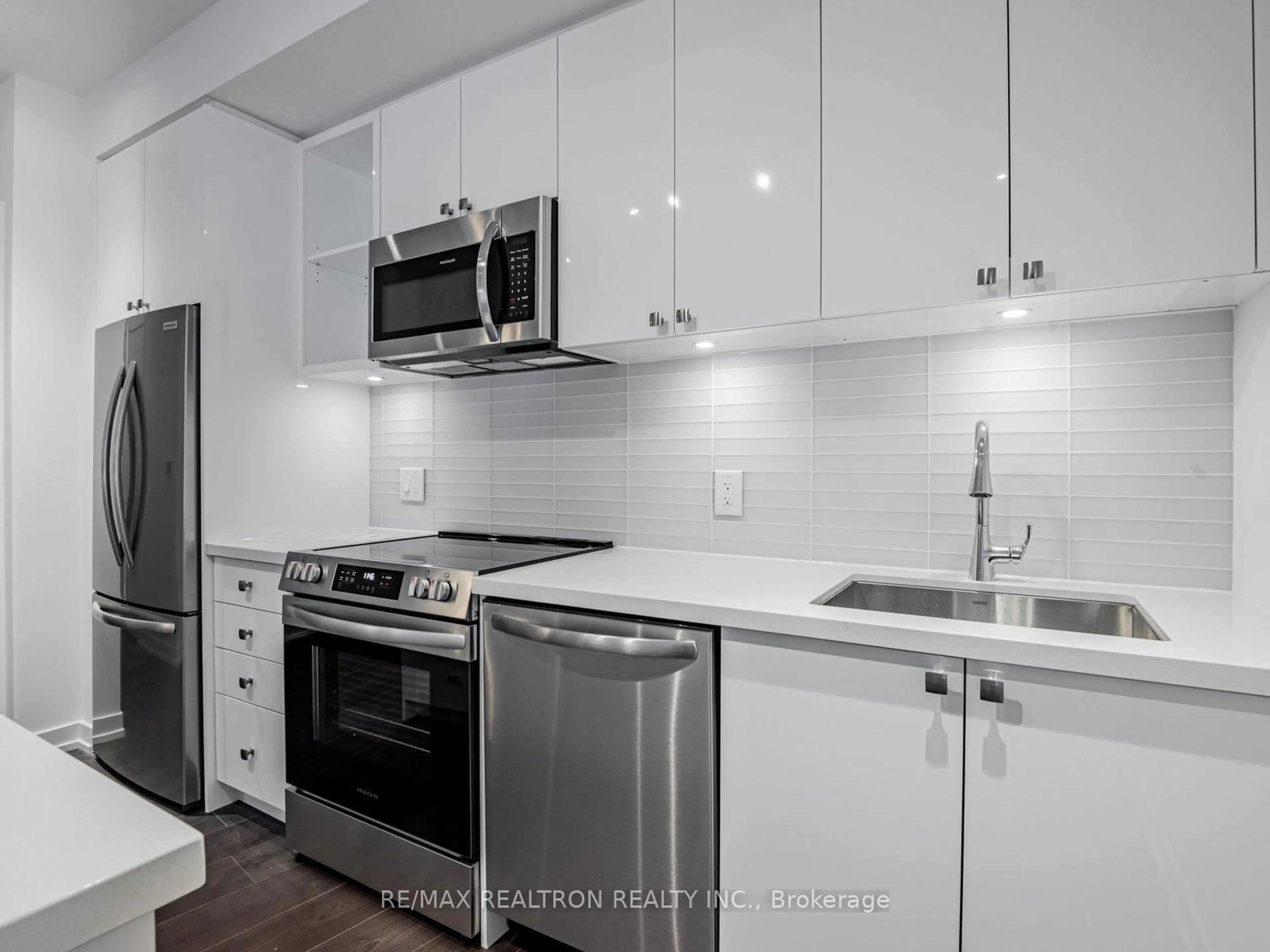 Standard kitchen, unknown for 333 Sunseeker Ave #101, Innisfil Ontario L9S 0R6
