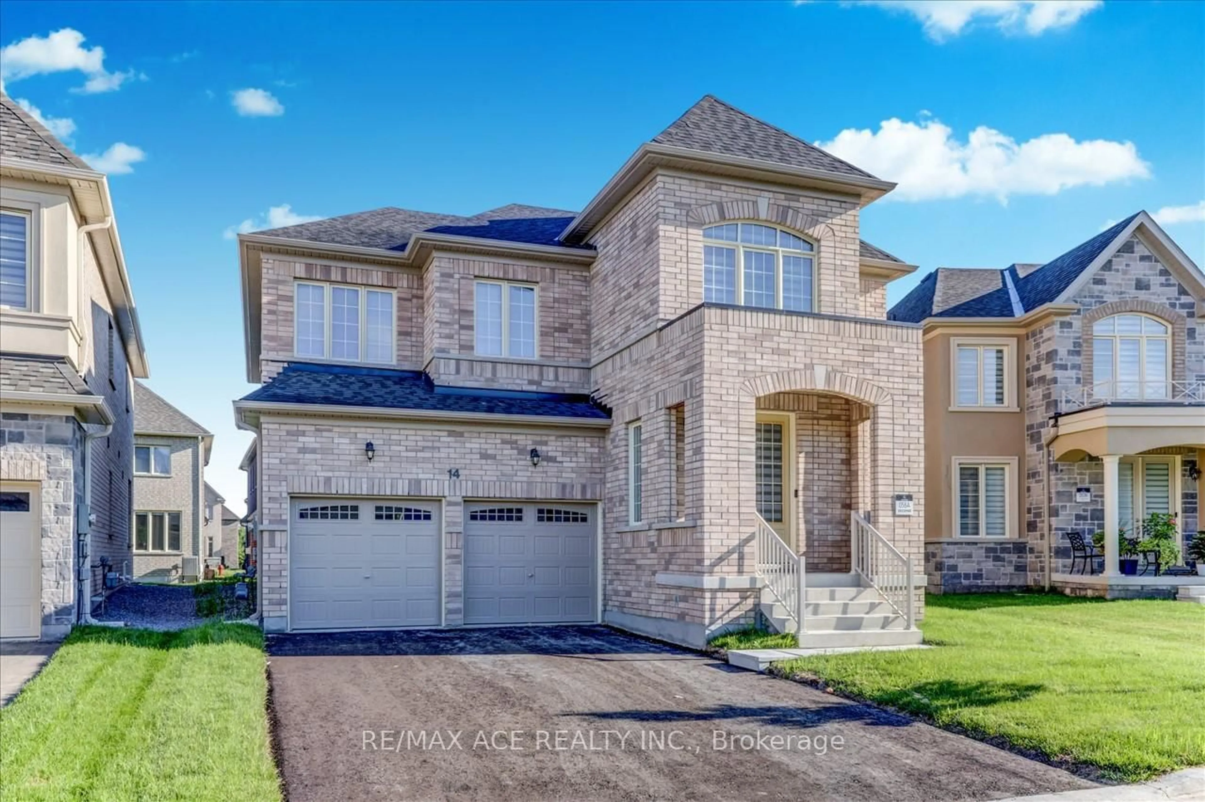 Home with brick exterior material, street for 14 Hitching Post Rd, Georgina Ontario L4P 0H9