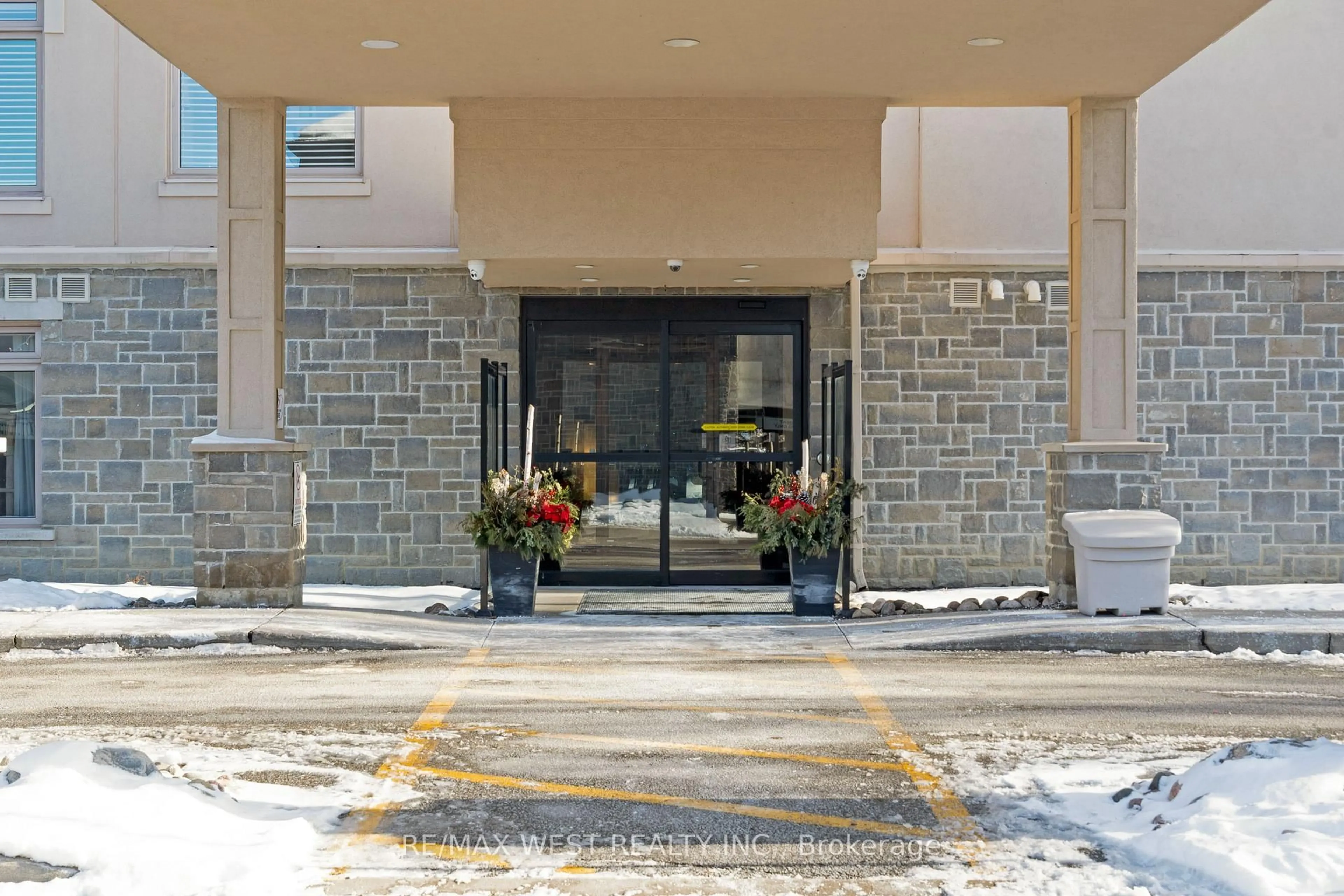 Lobby for 149 Church St #114, King Ontario L0G 1T0