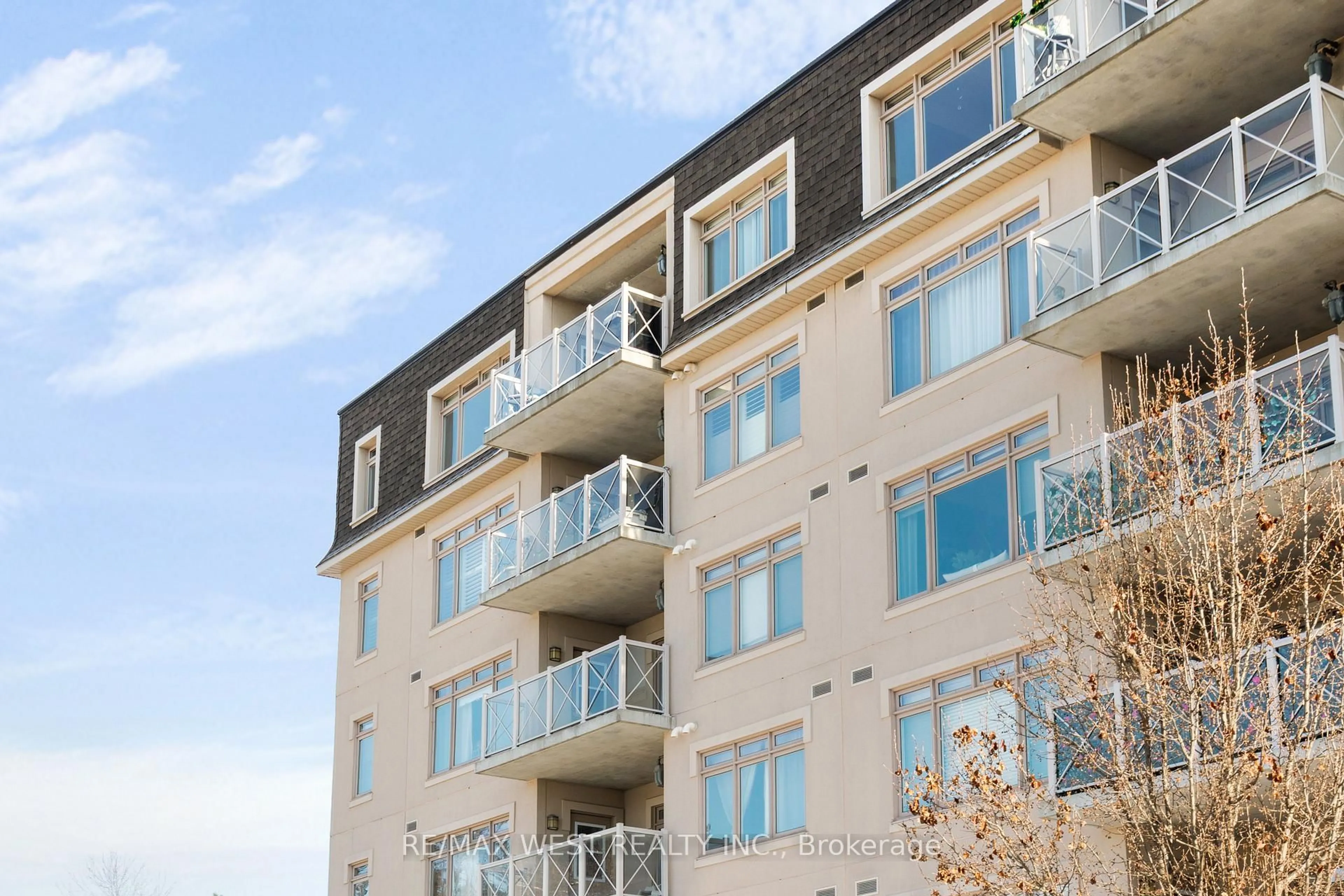 Balcony in the apartment, building for 149 Church St #114, King Ontario L0G 1T0