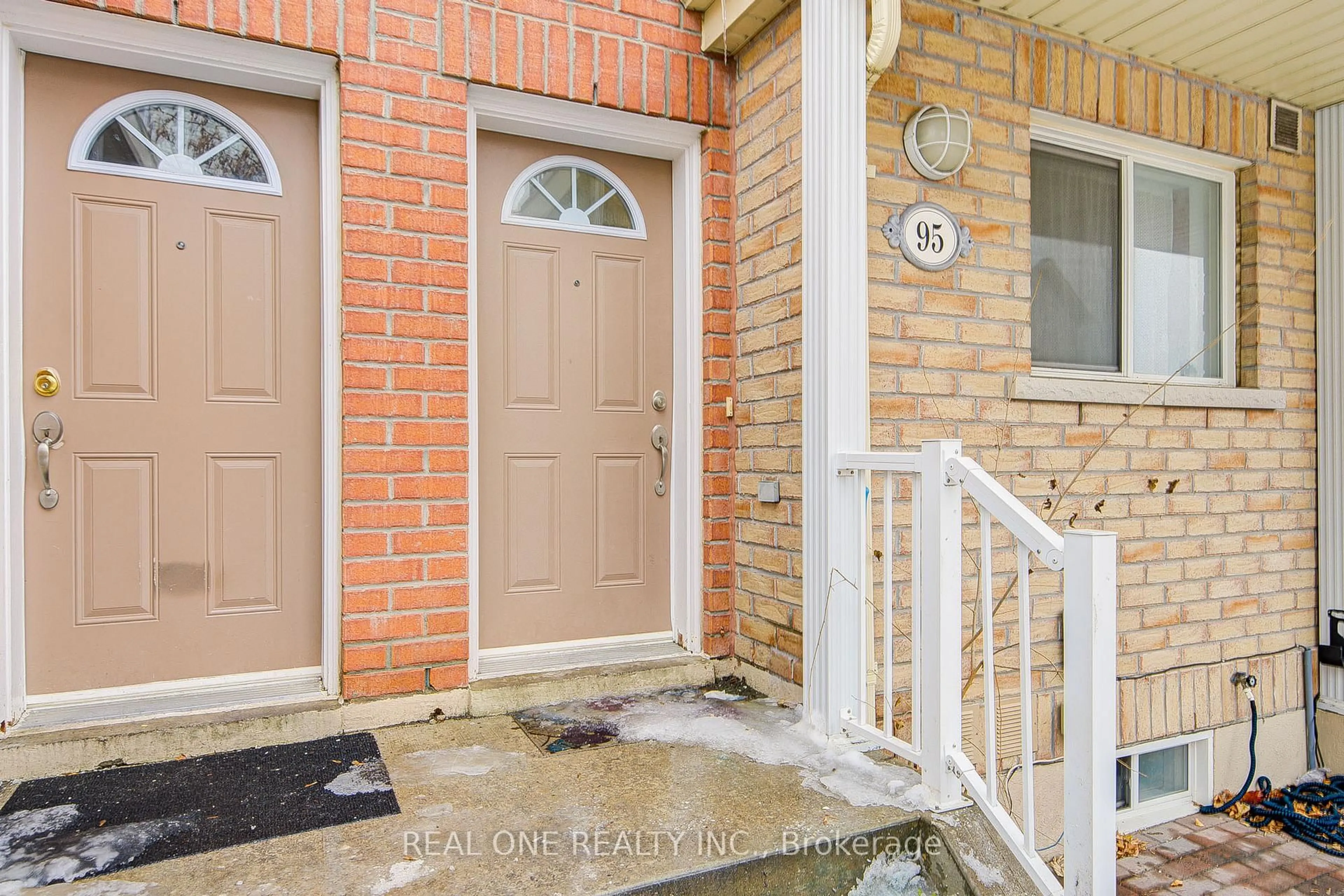 Indoor entryway for 95 Faithful Way, Markham Ontario L3R 1A1