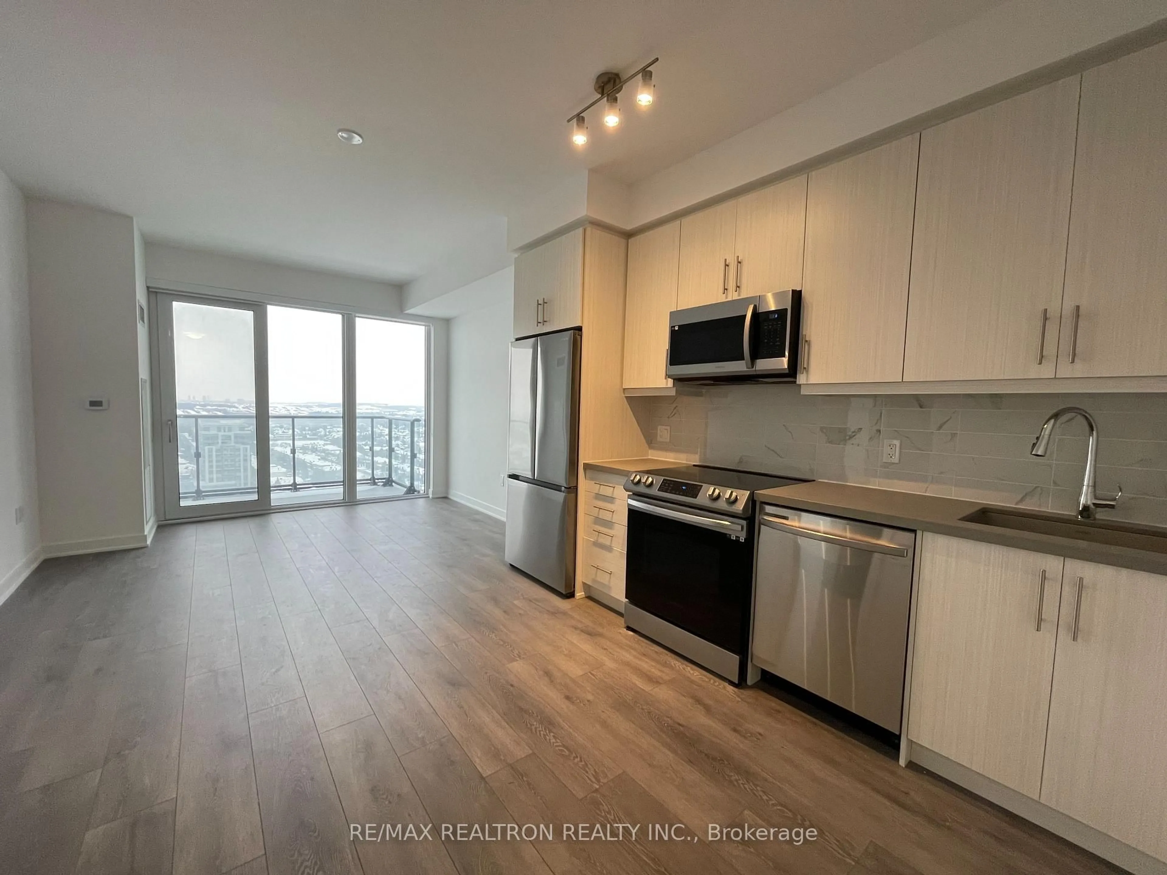 Unknown for 95 Oneida Cres #LPH12, Richmond Hill Ontario L4B 0H5