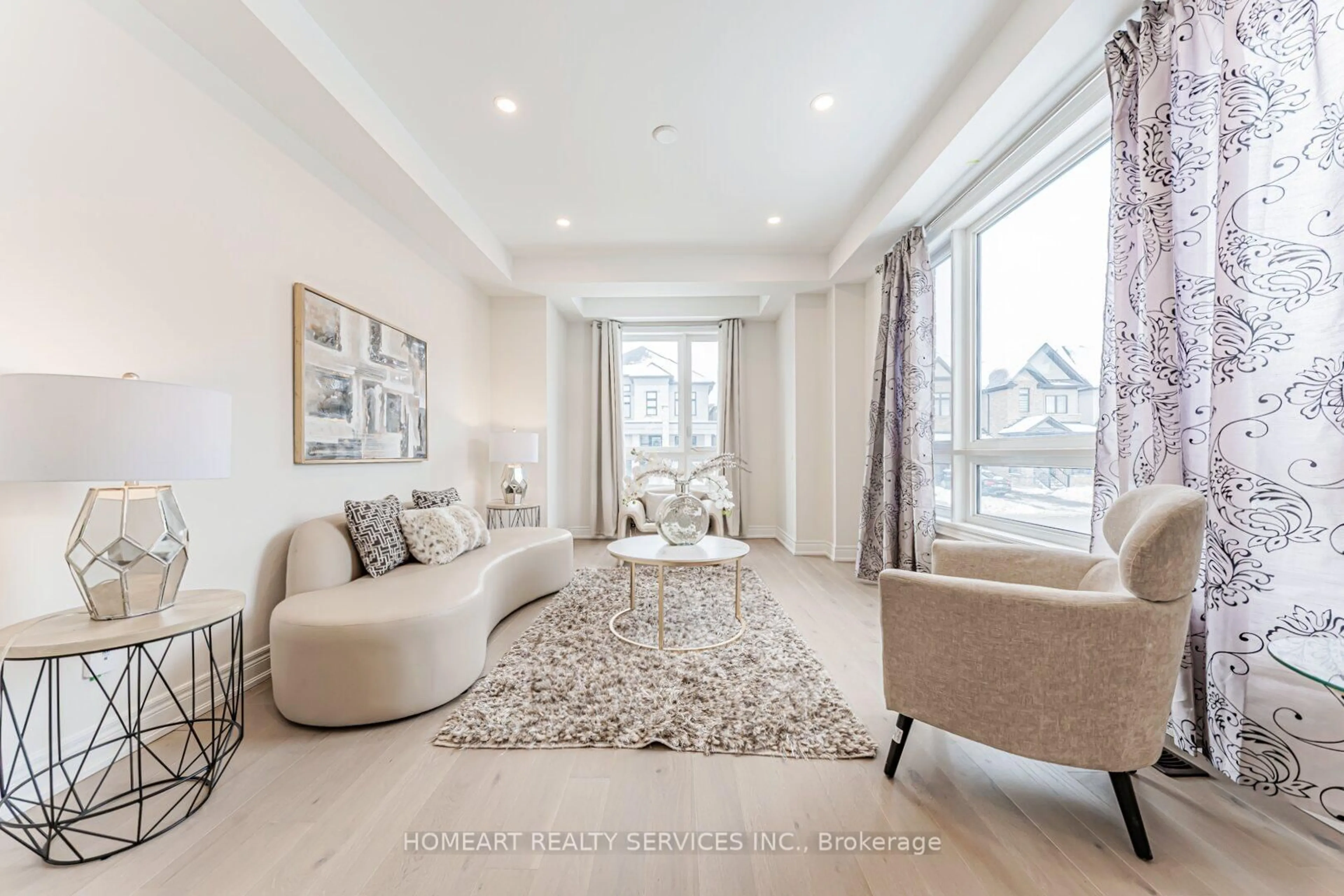 Living room with furniture, unknown for 64 Plank Rd, Bradford West Gwillimbury Ontario L3Z 4N3