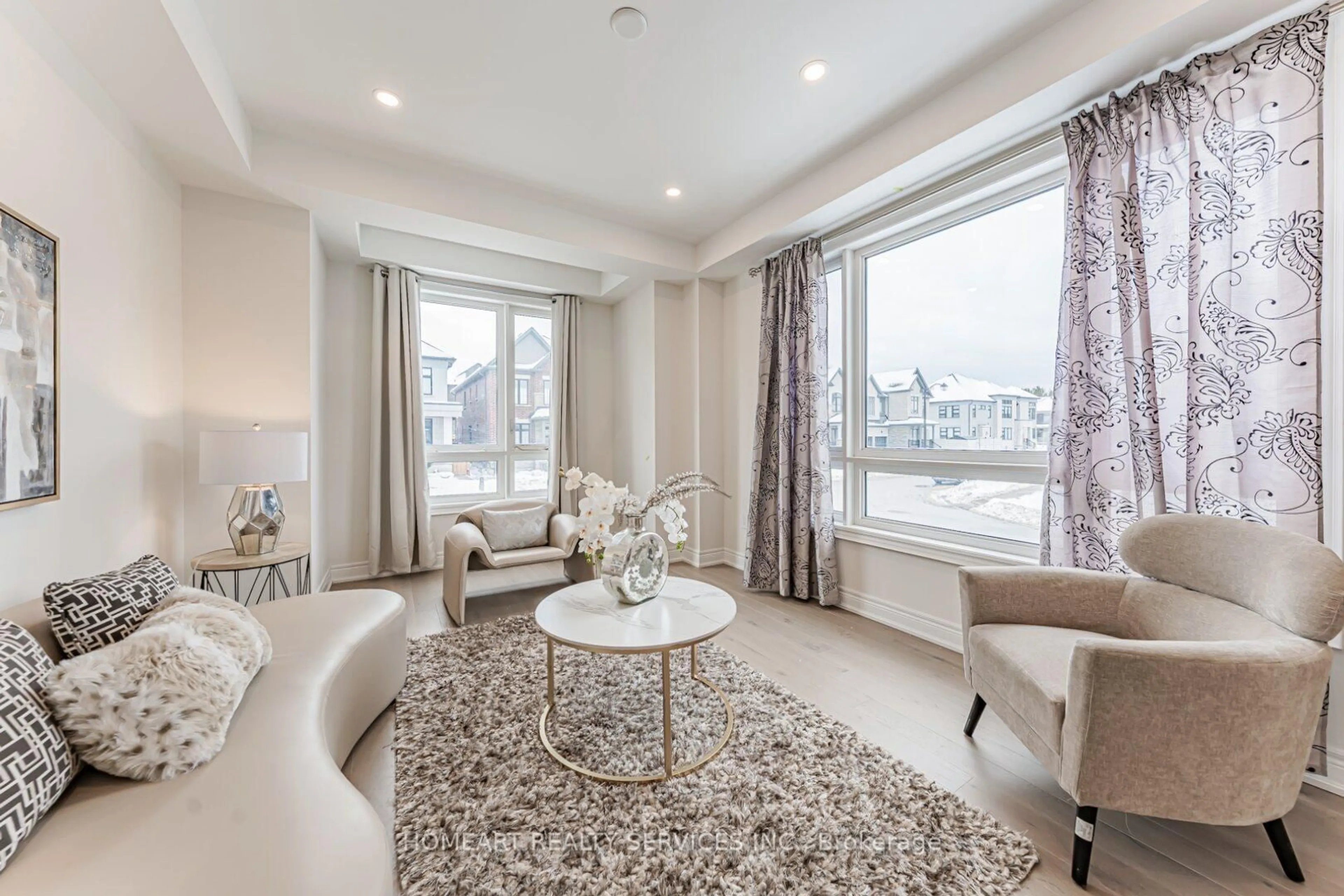 Living room with furniture, unknown for 64 Plank Rd, Bradford West Gwillimbury Ontario L3Z 4N3