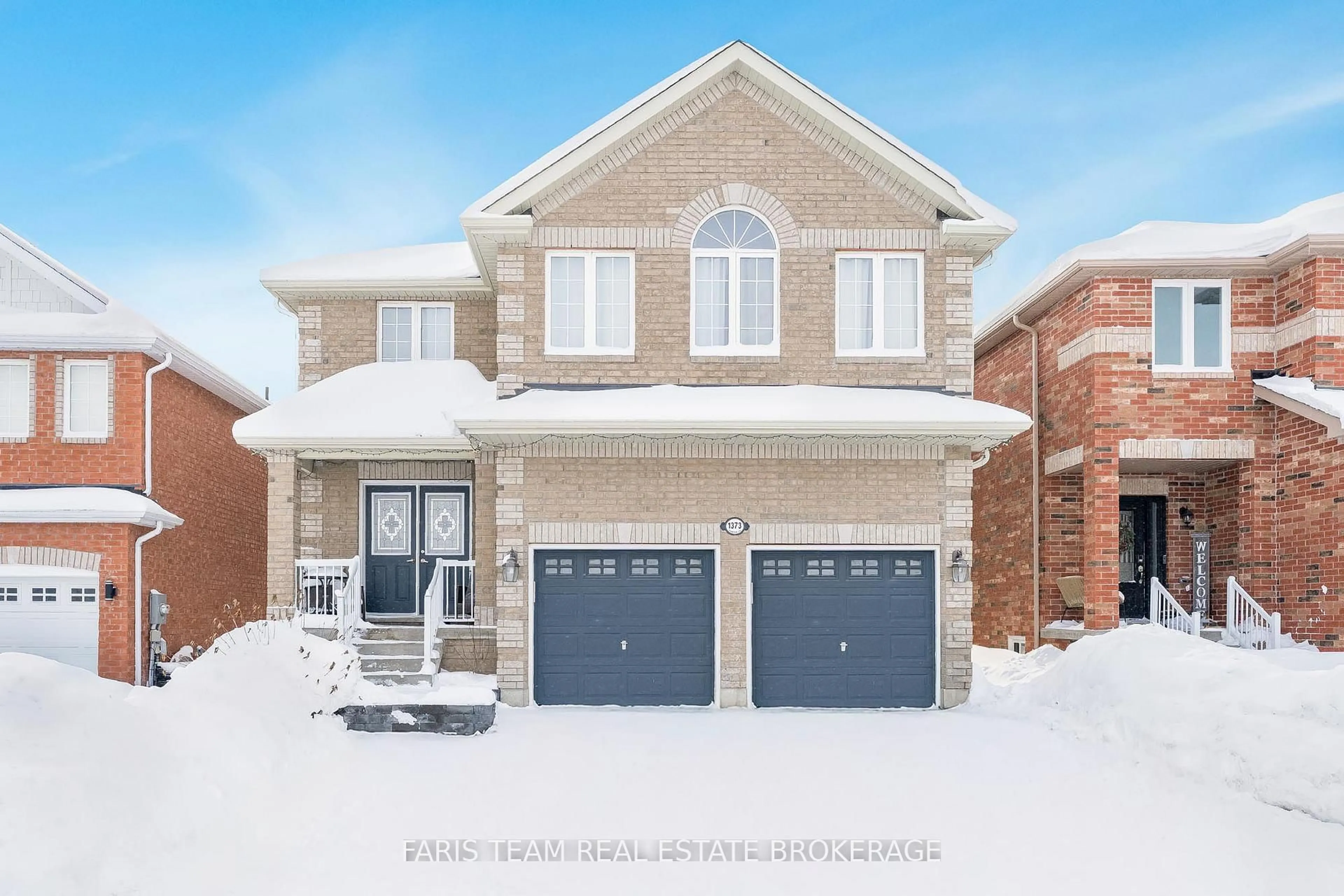Home with brick exterior material, street for 1373 Hunter St, Innisfil Ontario L9S 0H5