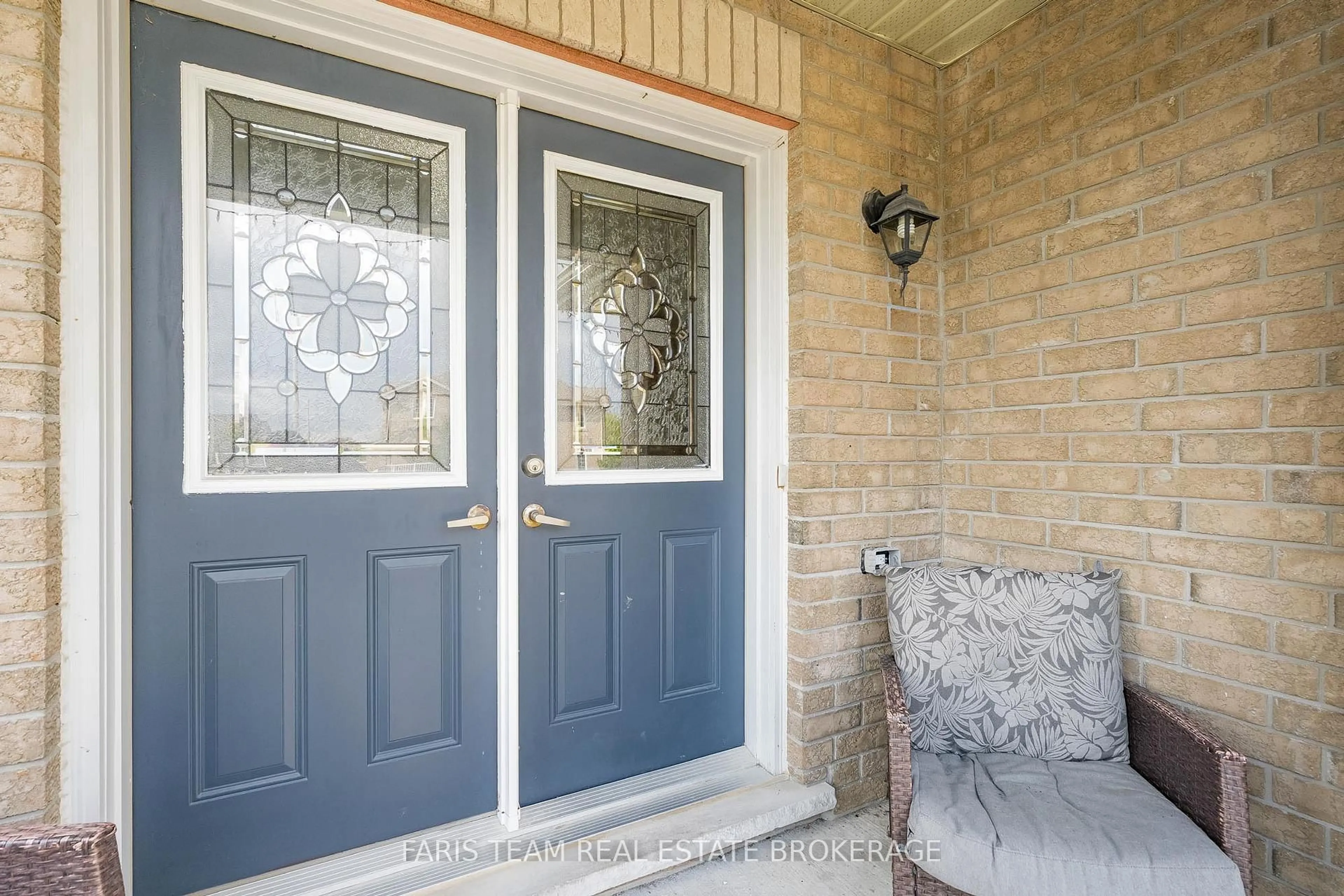 Indoor entryway for 1373 Hunter St, Innisfil Ontario L9S 0H5