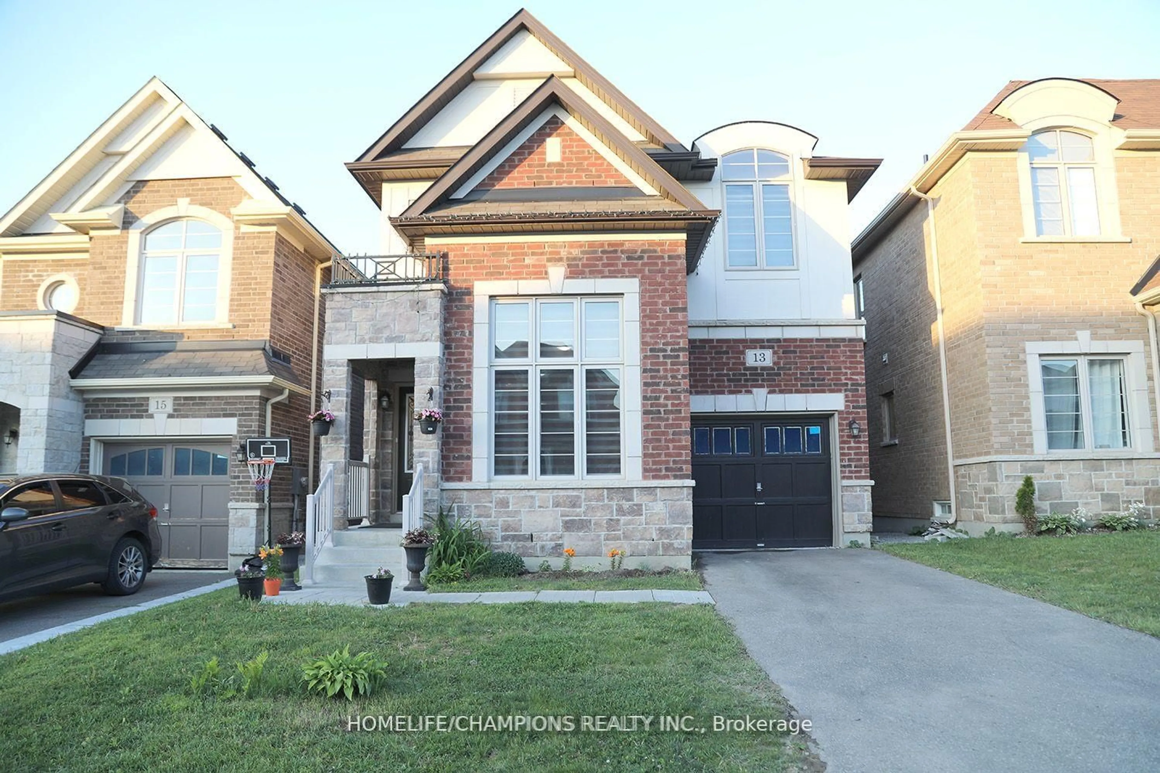 Home with brick exterior material, street for 13 John Moore Rd, East Gwillimbury Ontario L9N 0P4