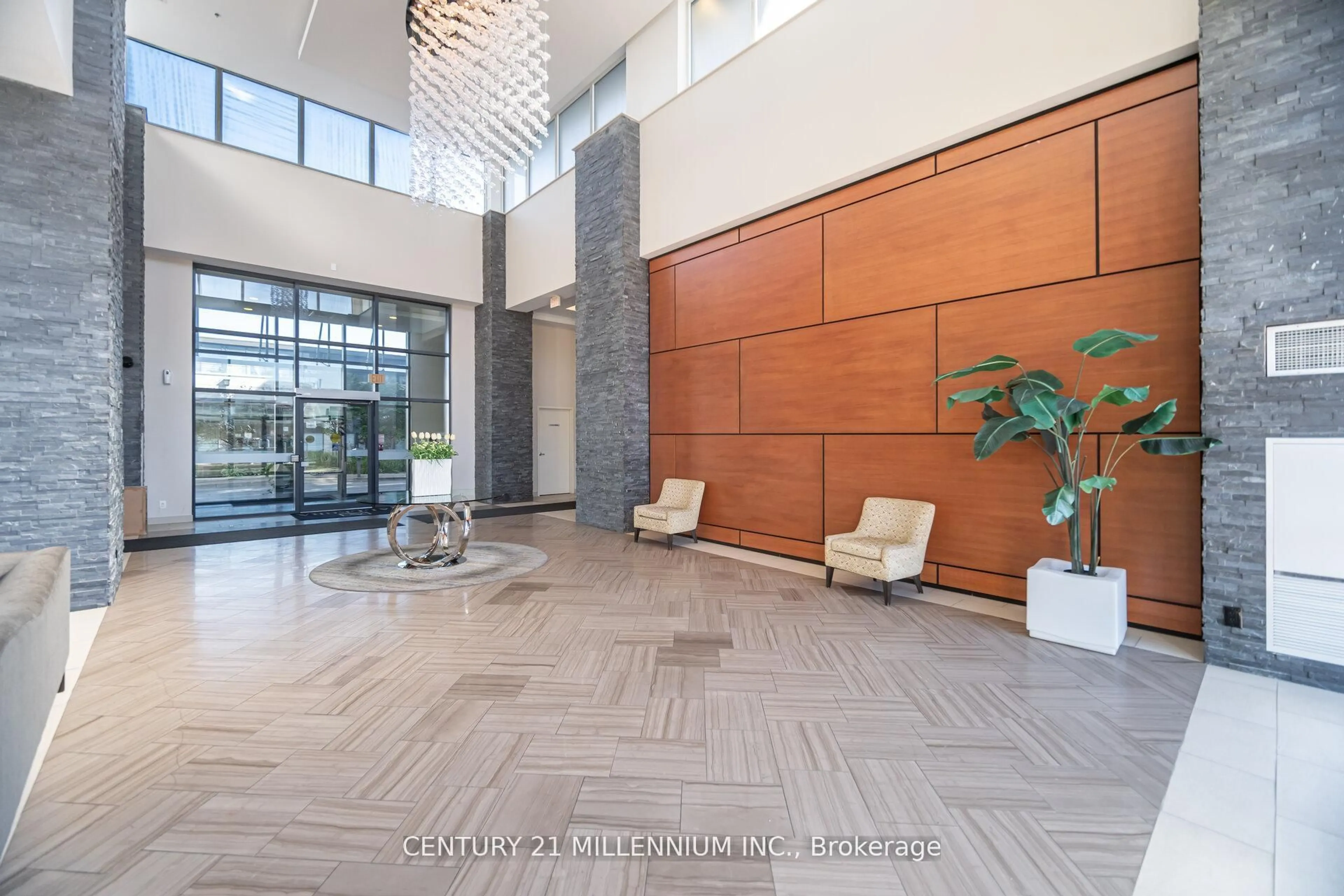 Indoor foyer for 24 Woodstream Blvd #217, Vaughan Ontario L4L 8C4