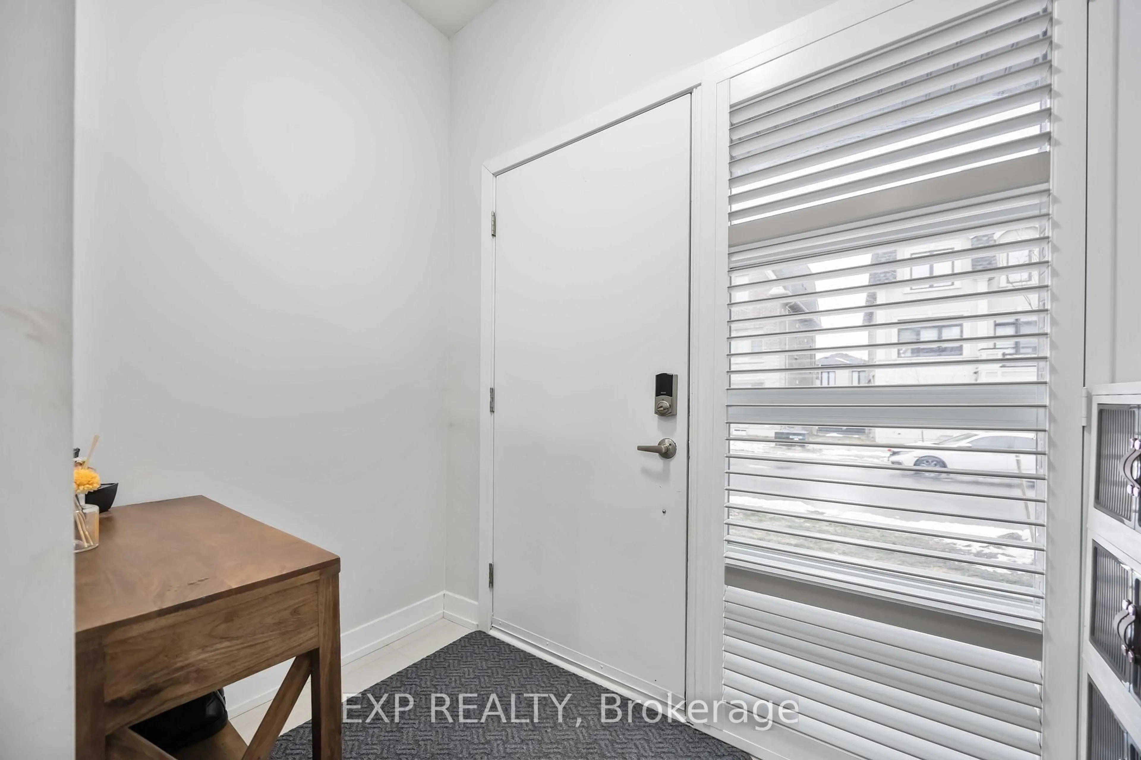 Indoor entryway for 22 Guardhouse Cres, Markham Ontario L6C 3J8