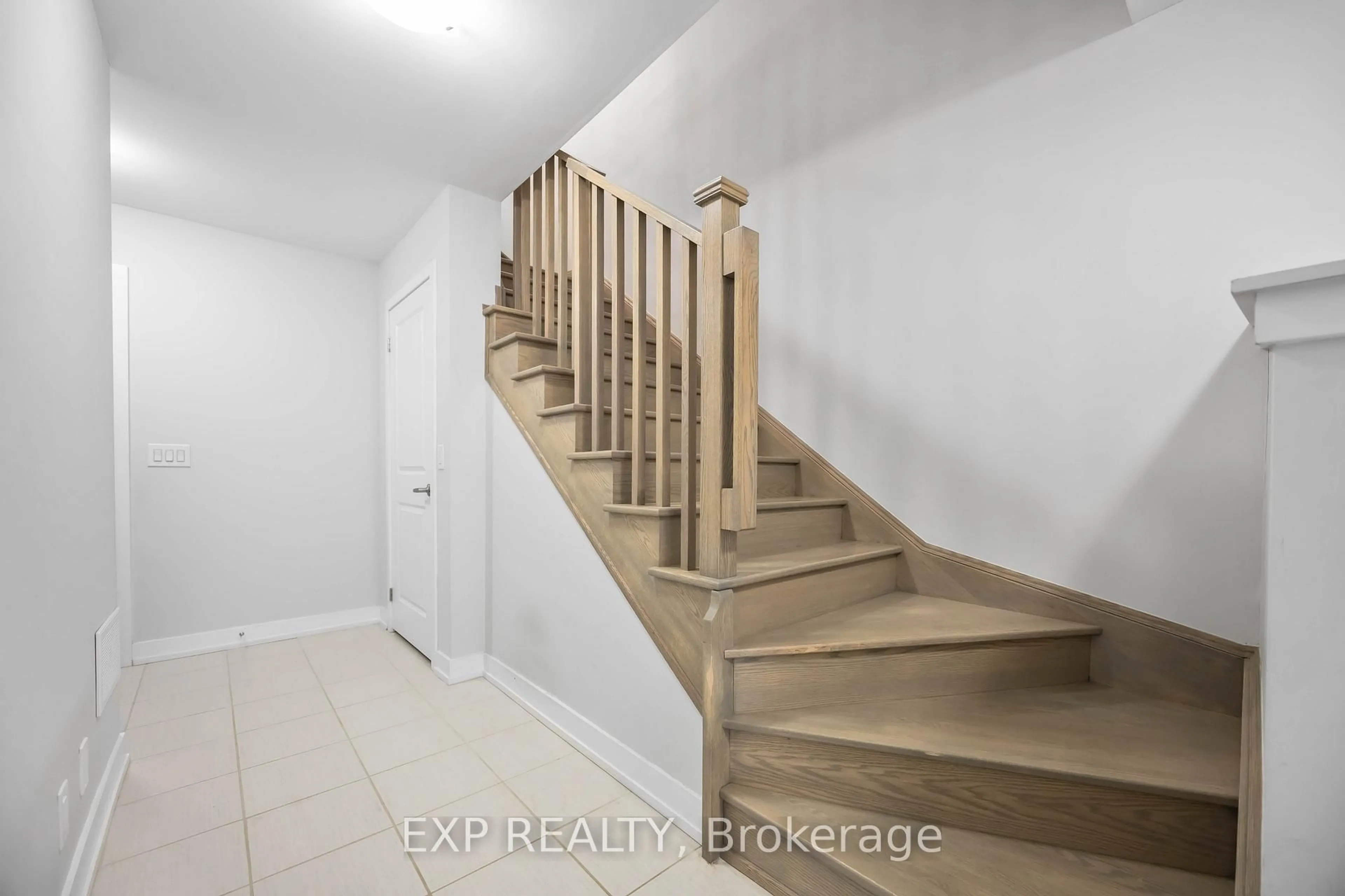 Stairs for 22 Guardhouse Cres, Markham Ontario L6C 3J8