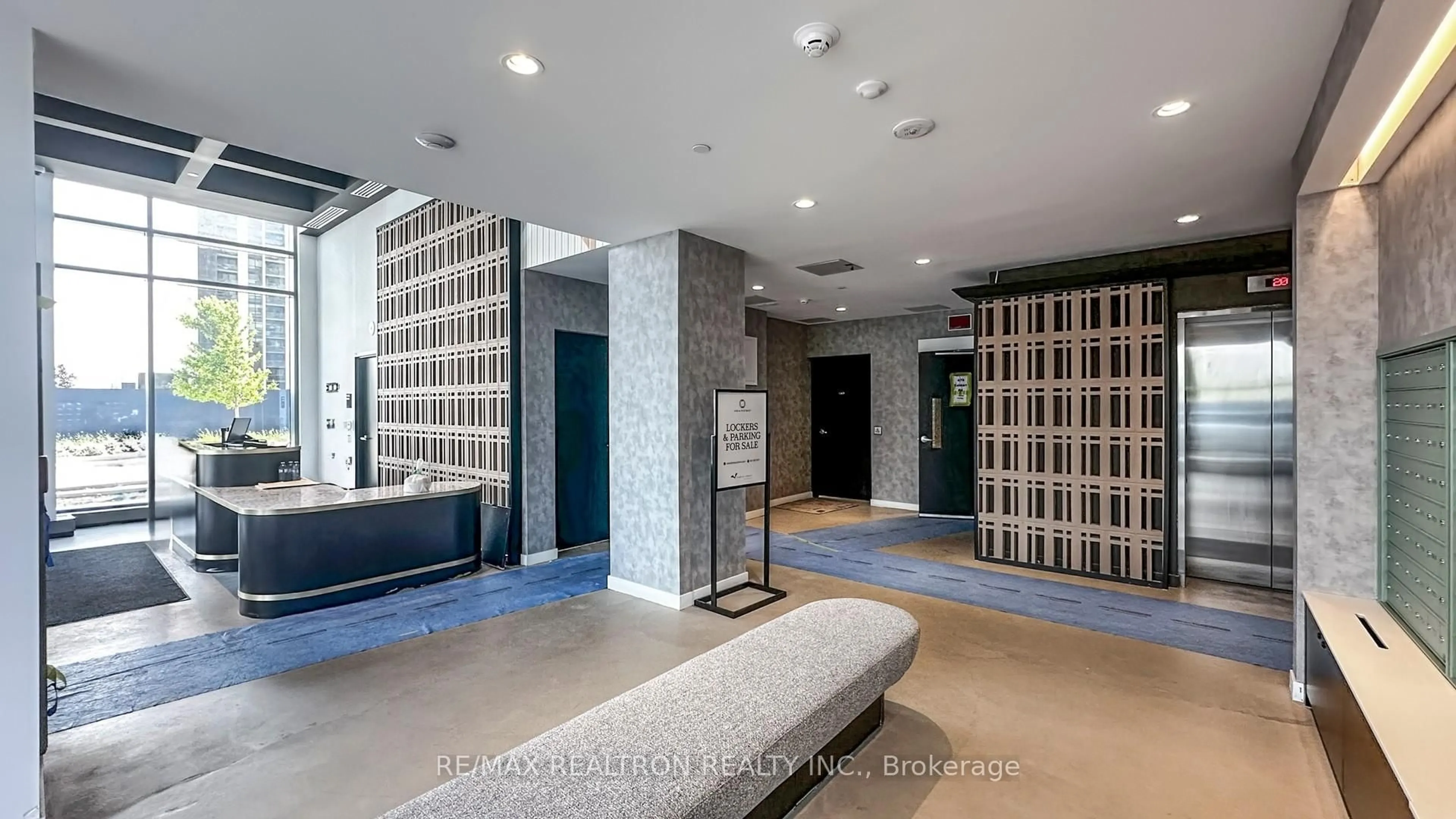 Indoor foyer for 474 Caldari Rd #2107, Vaughan Ontario L4K 0R5