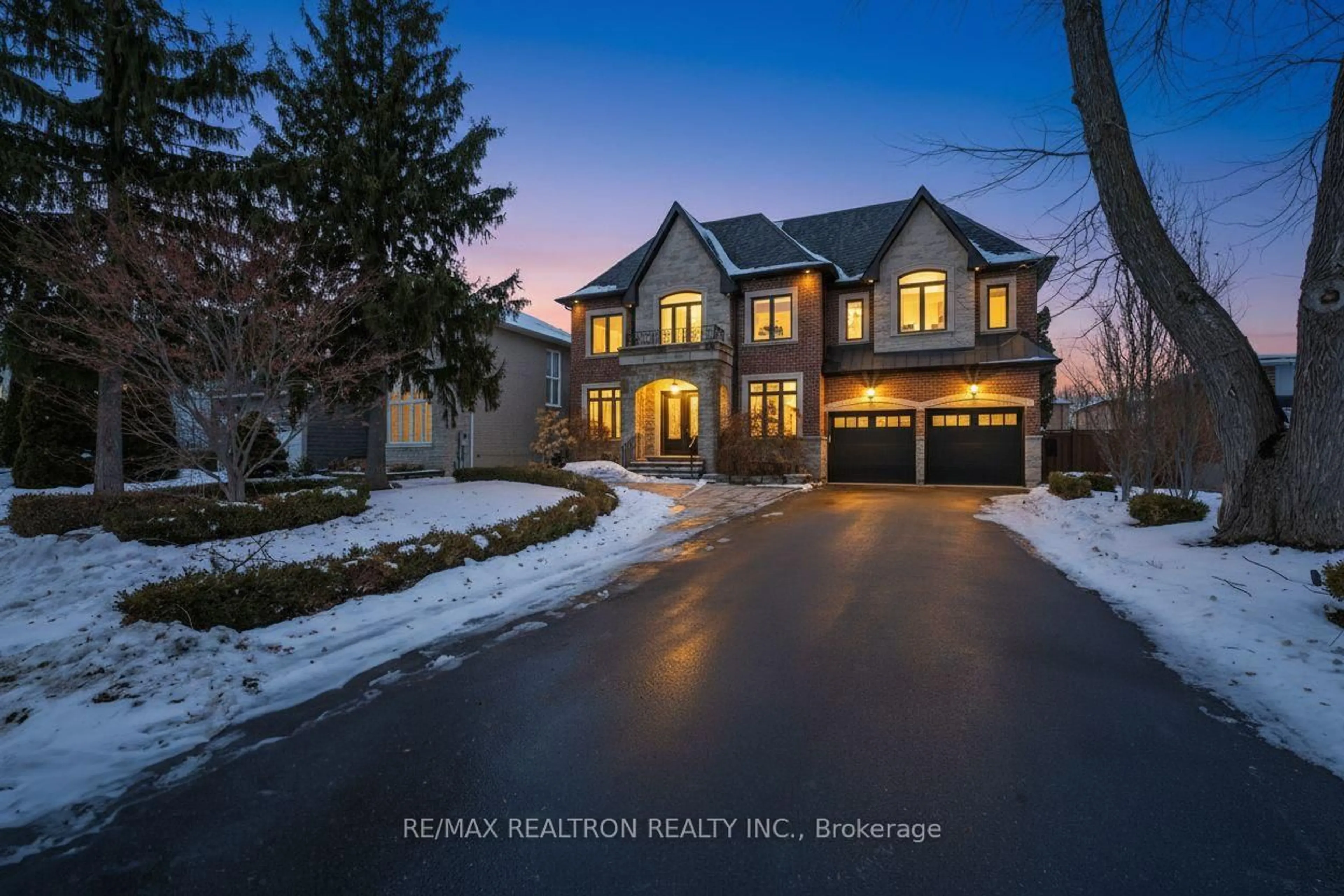 Unknown for 74 Yongehurst Rd, Richmond Hill Ontario L4C 3T2