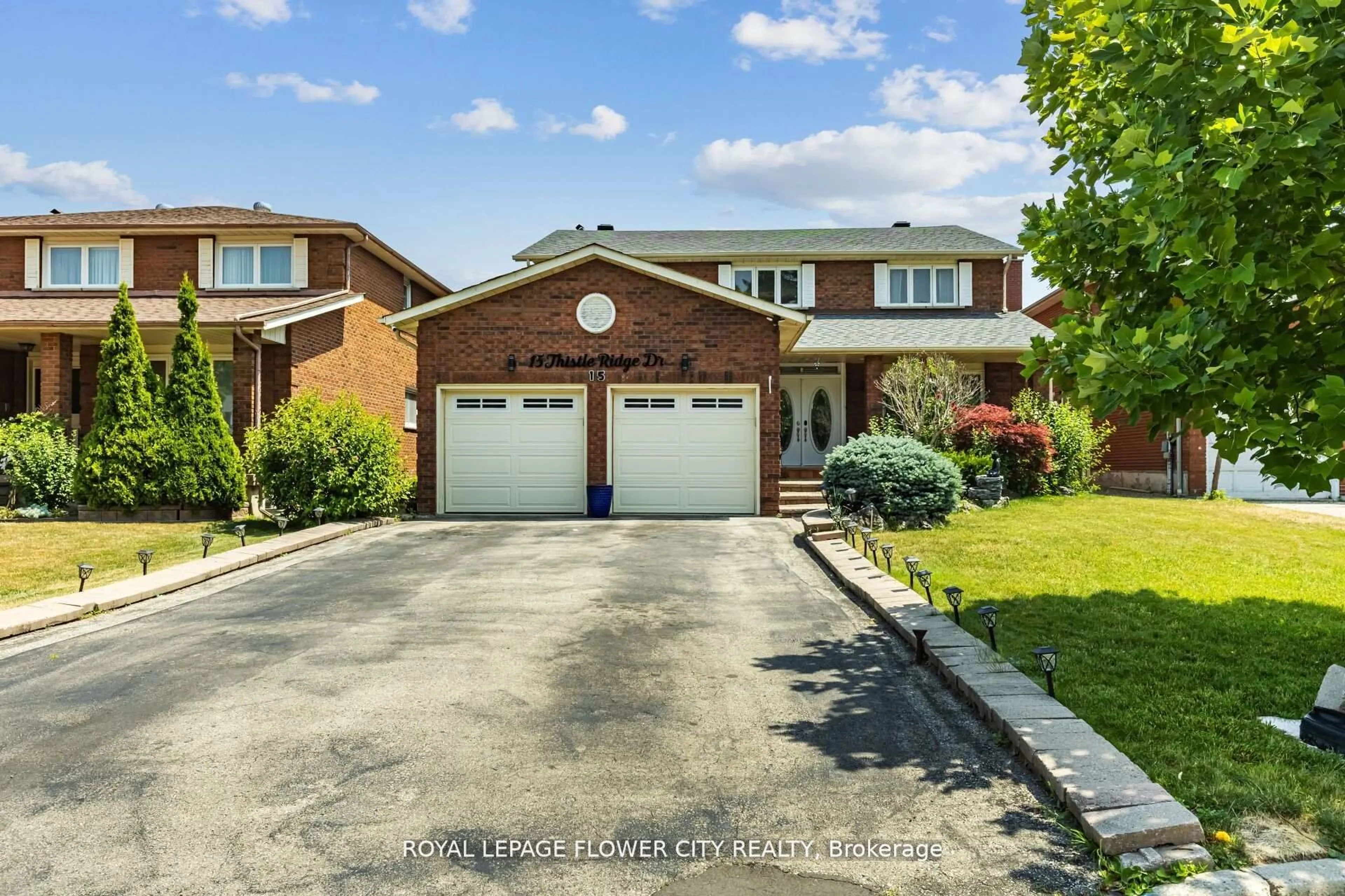 Home with brick exterior material, street for 15 Thistle Ridge Dr, Vaughan Ontario L2L 3K3